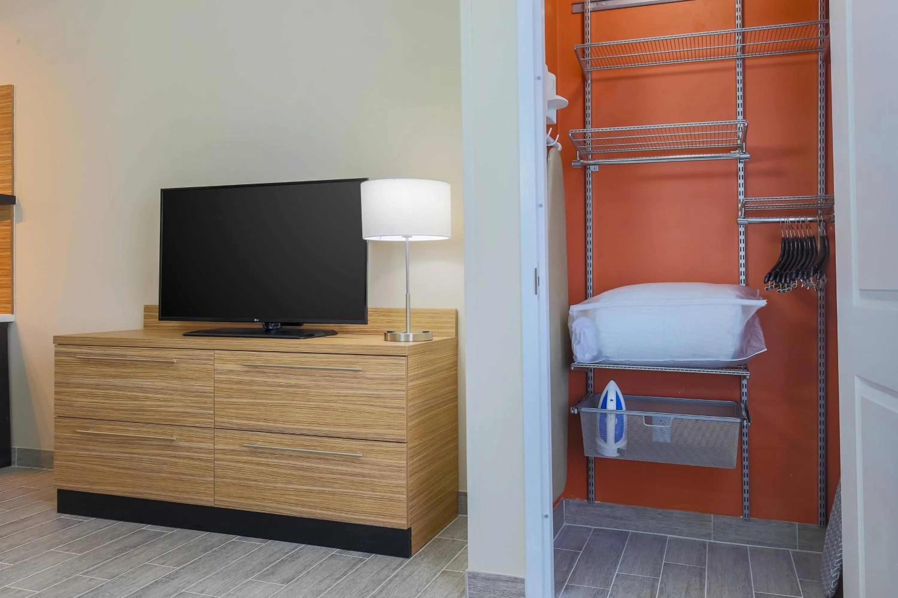 Photo of the whole room, Bed in TownePlace Suites by Marriott McAllen Edinburg