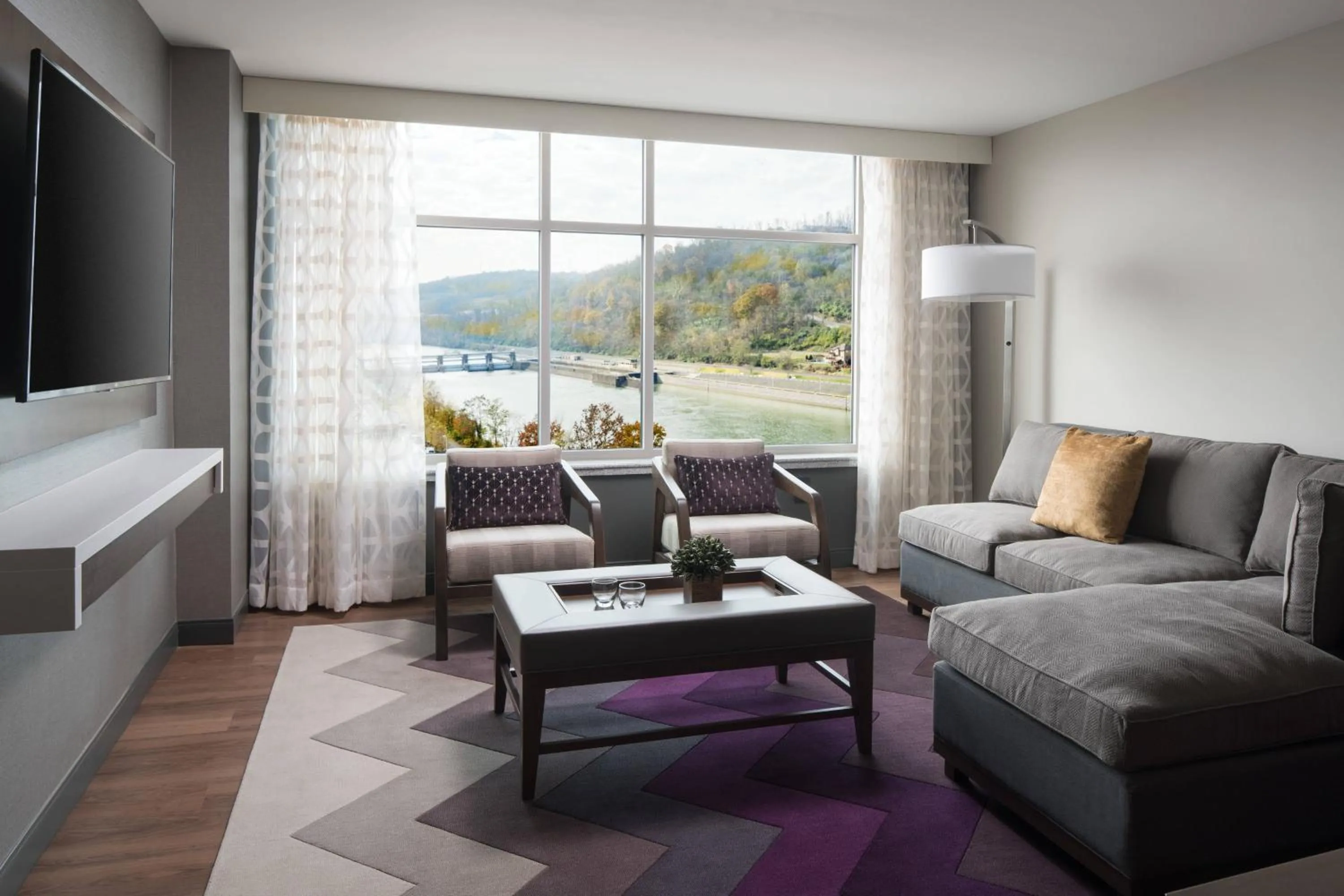 Living room in Morgantown Marriott at Waterfront Place