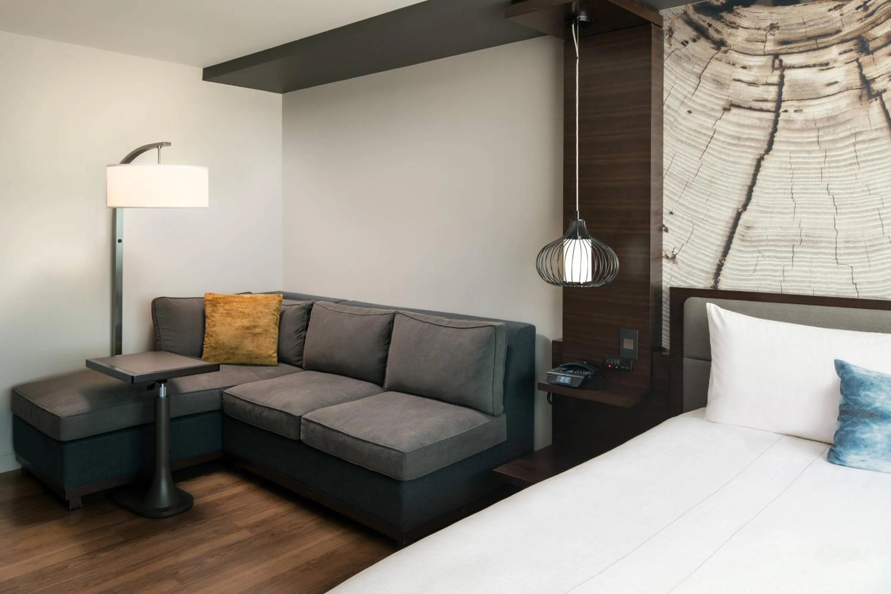 Photo of the whole room, Bed in Morgantown Marriott at Waterfront Place