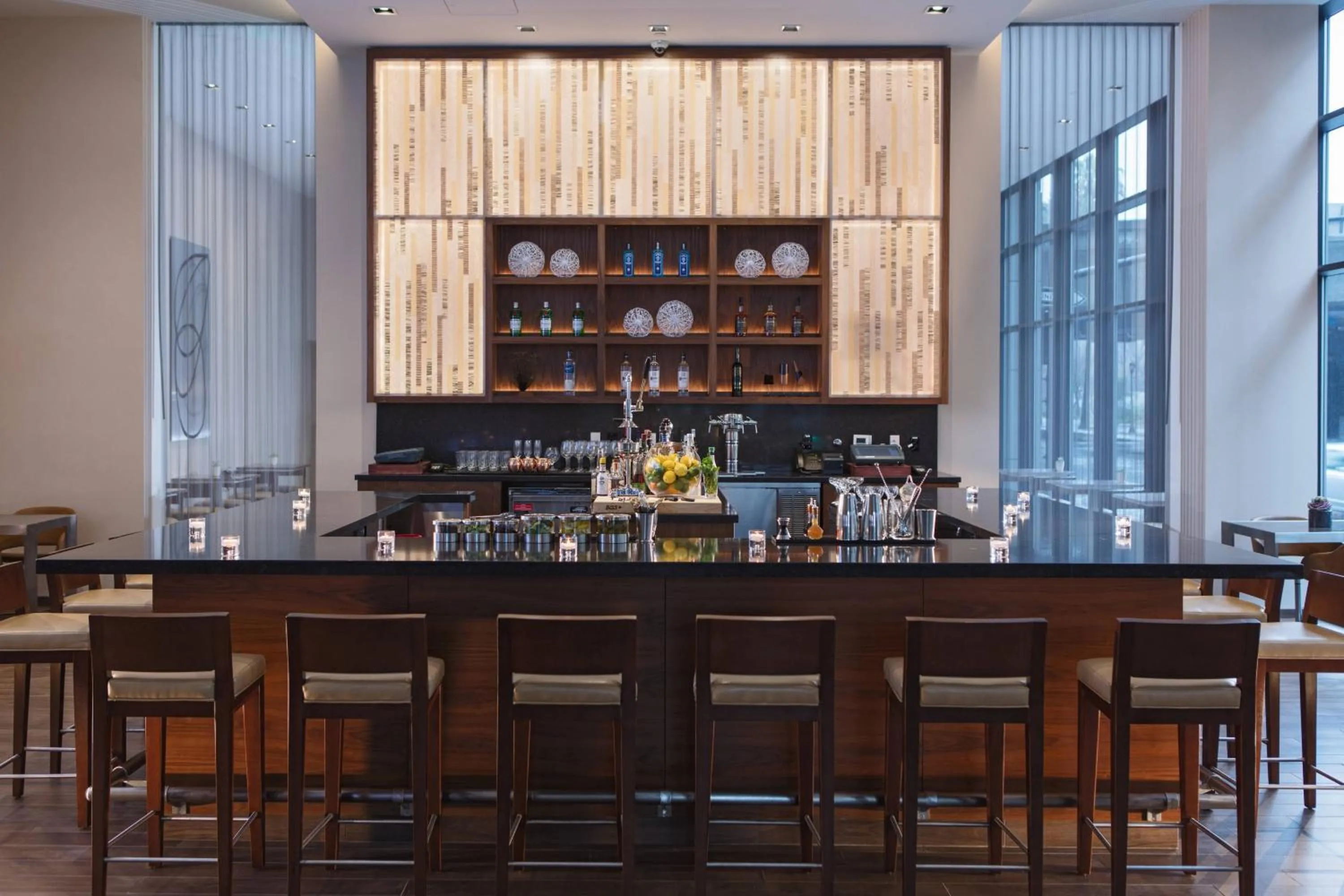 Lounge or bar in AC Hotel by Marriott San Jose Downtown