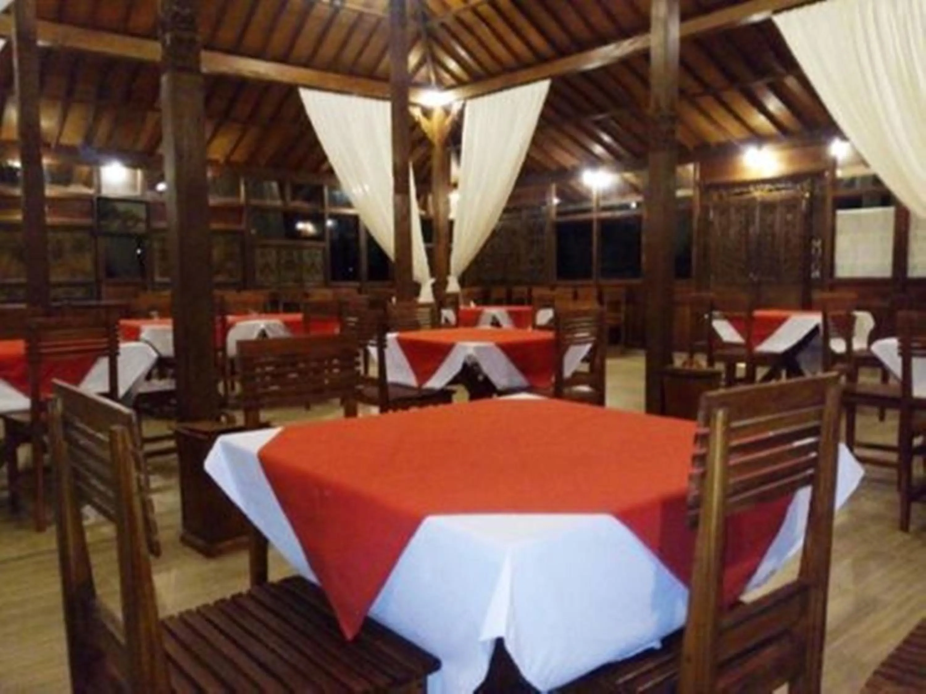 Restaurant/places to eat in Kampoeng Joglo Ijen