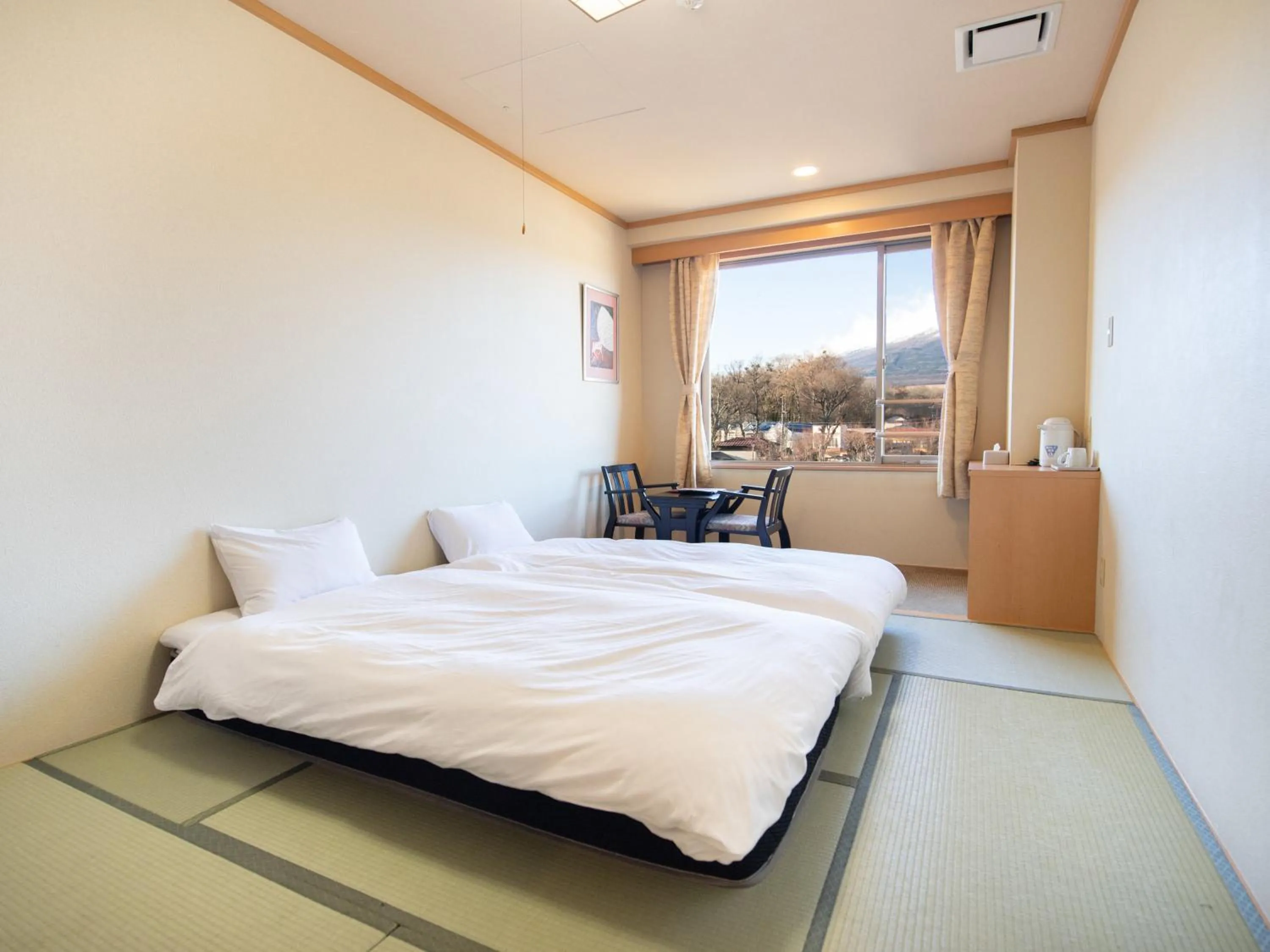 Photo of the whole room, Bed in Fuji Matsuzono Hotel