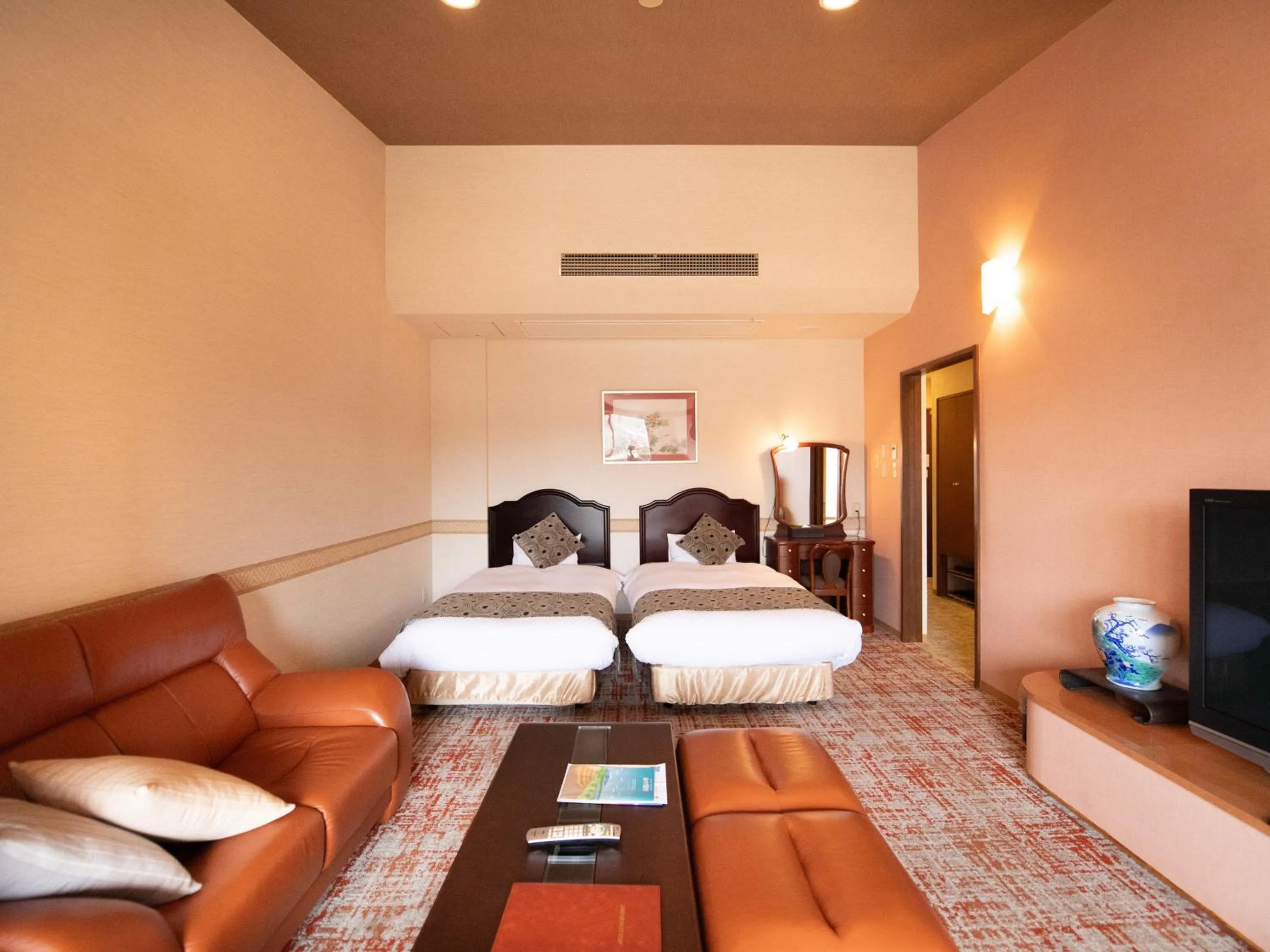 Photo of the whole room, Bed in Fuji Matsuzono Hotel