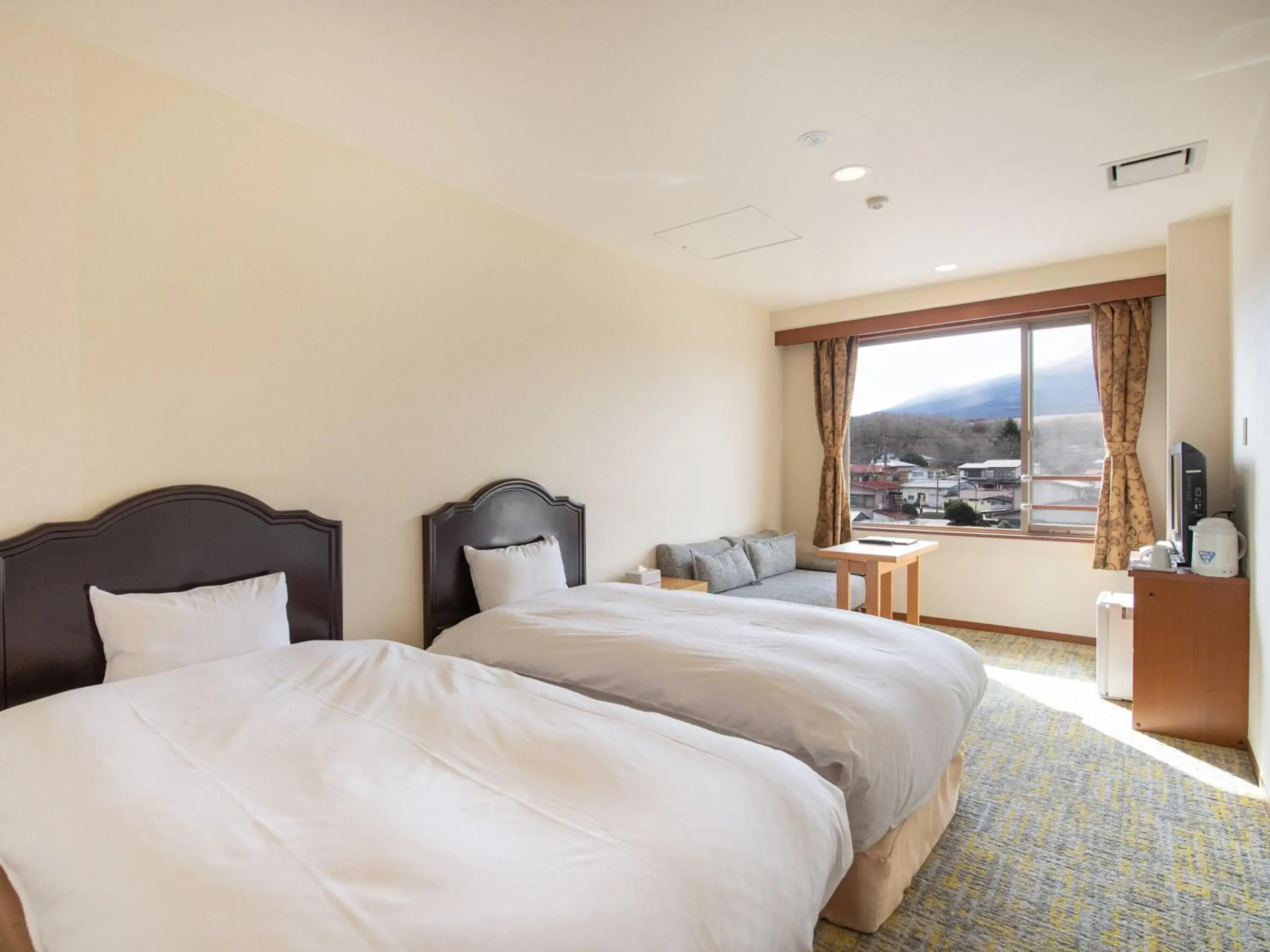 Twin Room with Private Bathroom with Mountain View - single occupancy in Fuji Matsuzono Hotel Twin Room with Private Bathroom with Mountain View - single occupancy in Fuji Matsuzono Hotel