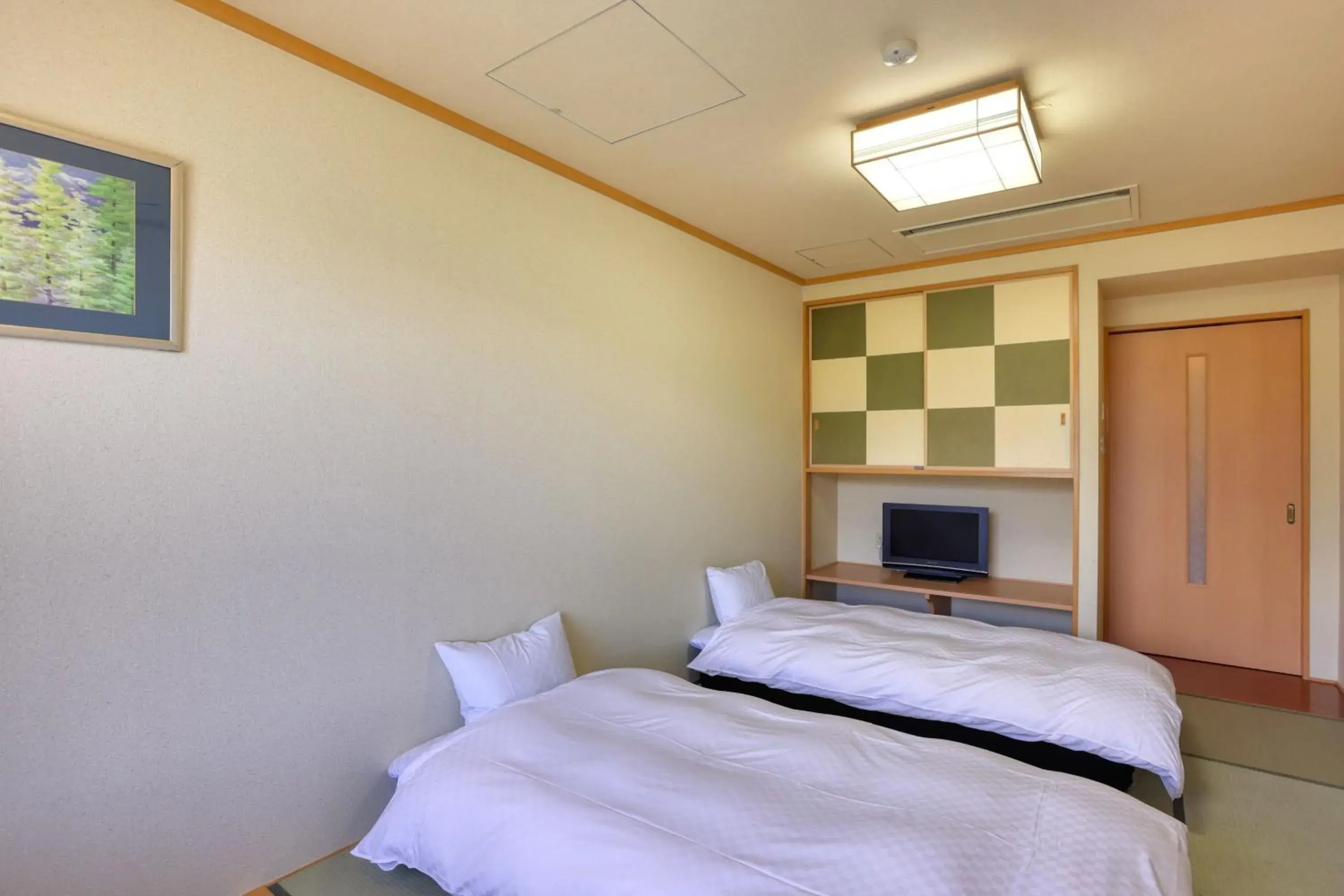 Japanese Style Room with Private Bathroom with Lake View - single occupancy in Fuji Matsuzono Hotel Japanese Style Room with Private Bathroom with Lake View - single occupancy in Fuji Matsuzono Hotel
