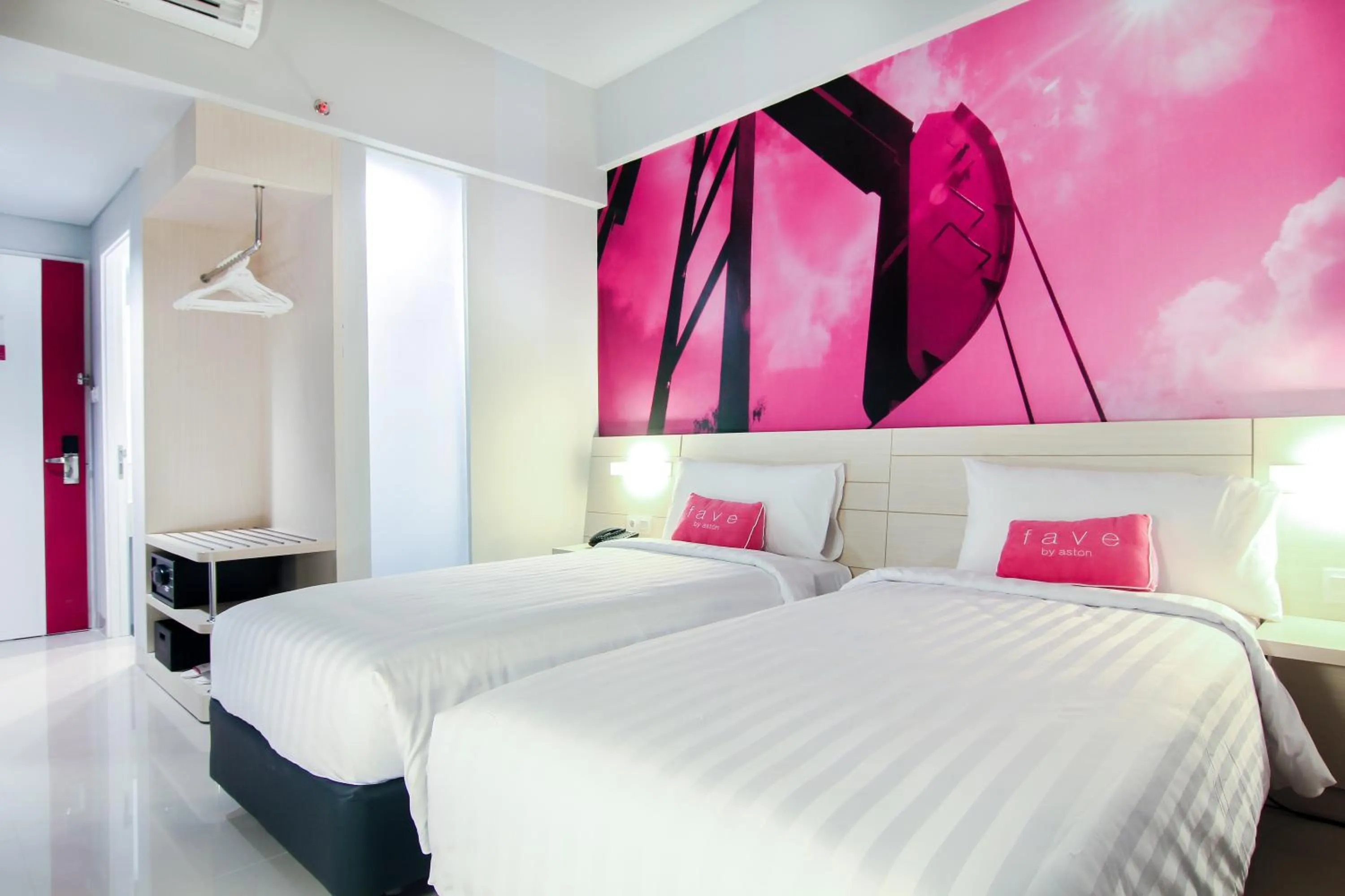 Photo of the whole room, Bed in favehotel Sudirman Bojonegoro