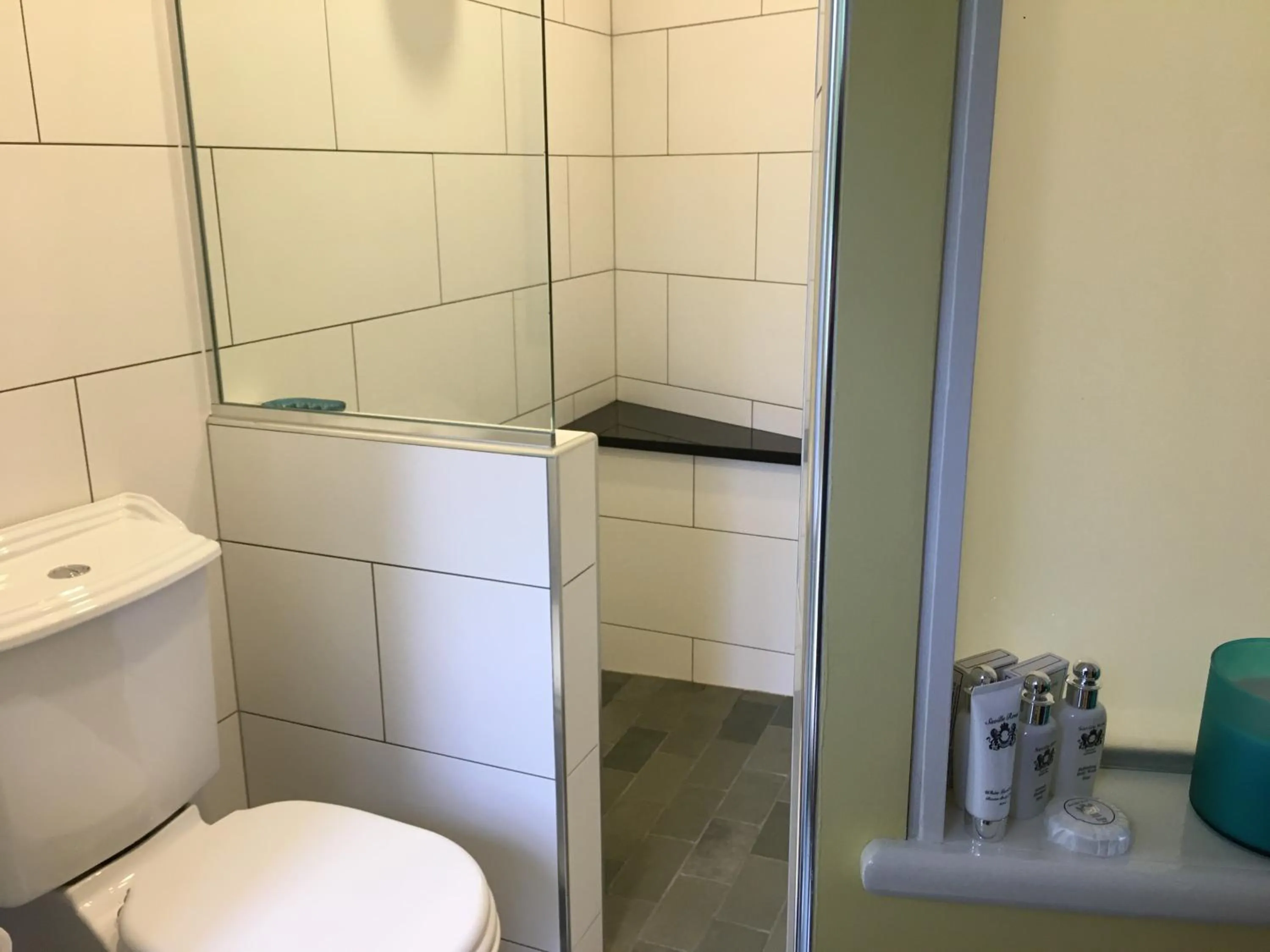 Bathroom in Boscobel of Tasmania