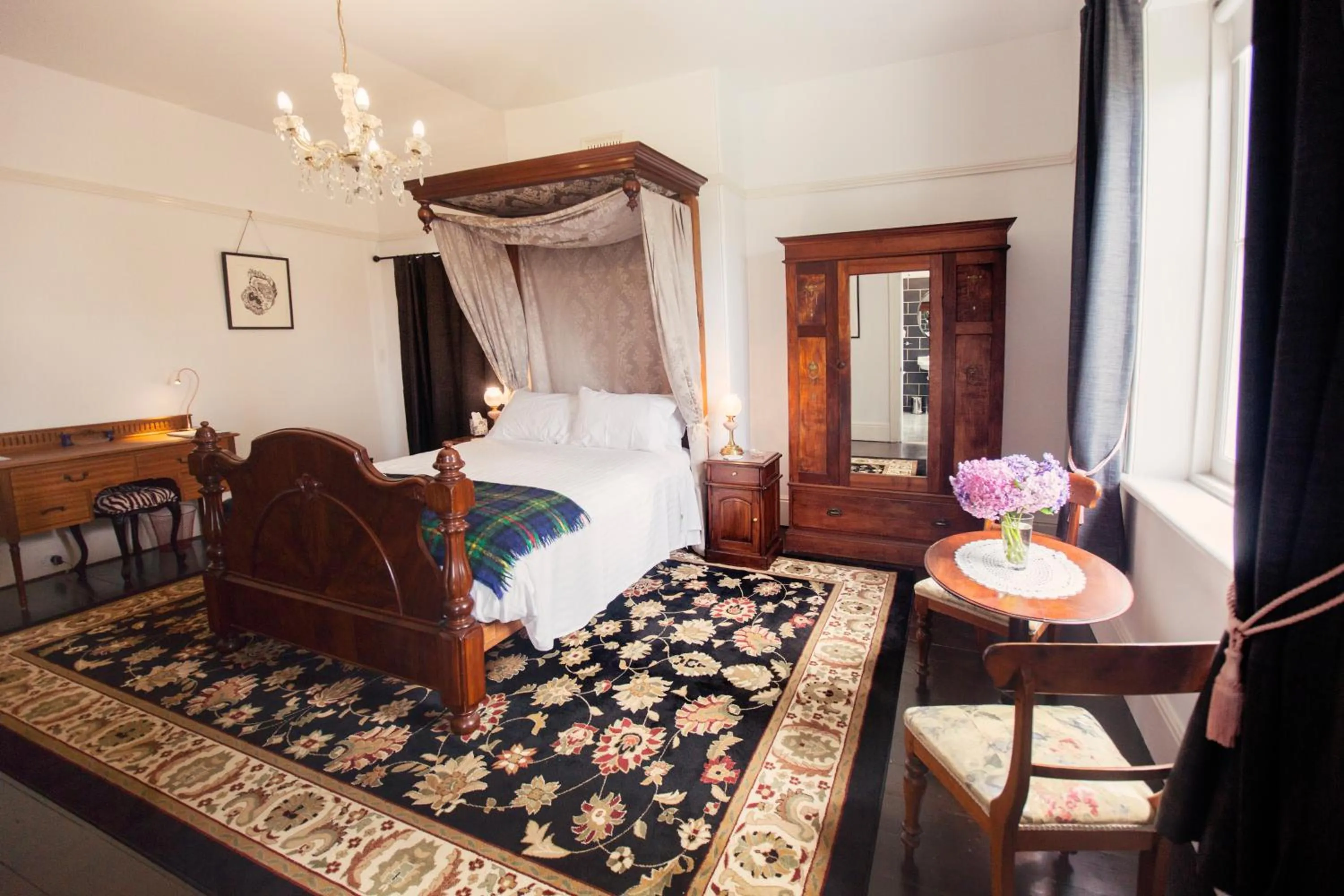 Photo of the whole room in Boscobel of Tasmania