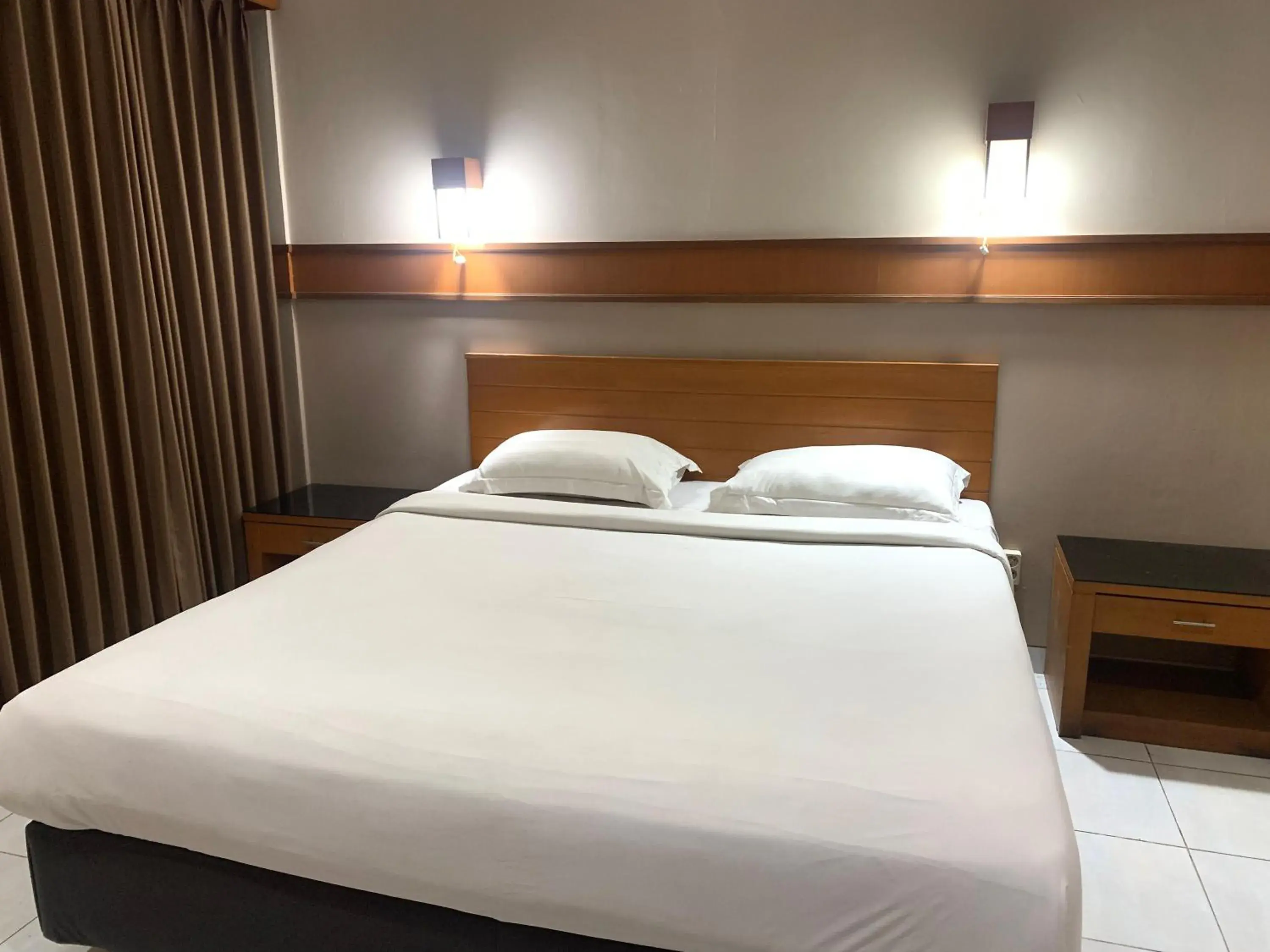 Superior Double or Twin Room in Hotel Caravan Tanah Abang Superior Double or Twin Room in Hotel Caravan Tanah Abang