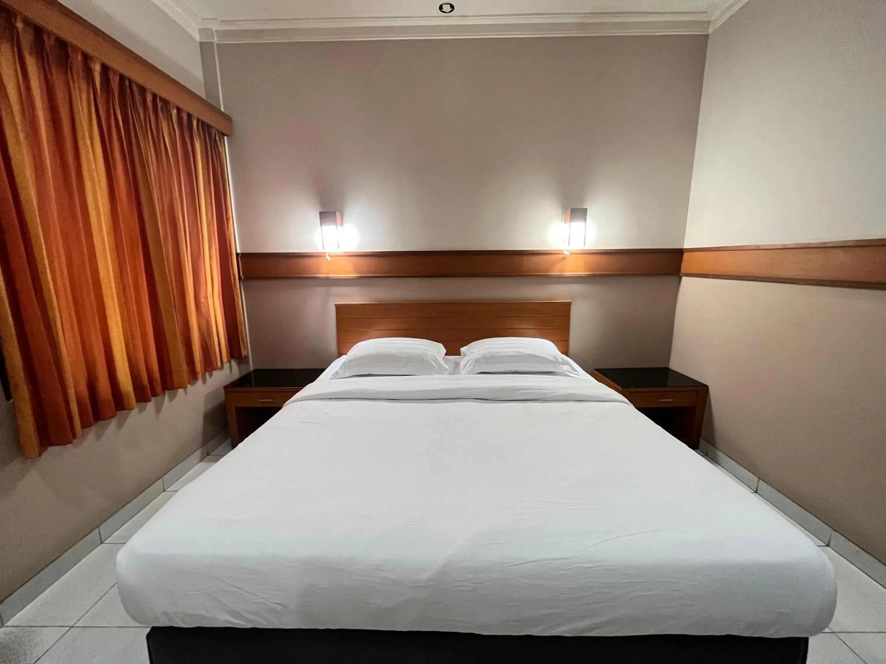 Deluxe Double or Twin Room in Hotel Caravan Tanah Abang Deluxe Double or Twin Room in Hotel Caravan Tanah Abang