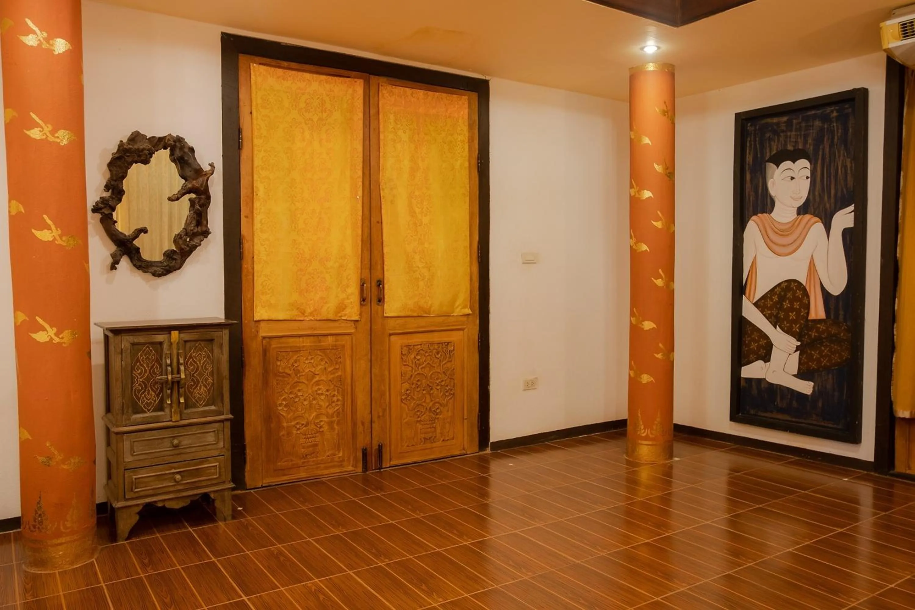 wardrobe in Baan Tawai Lanna Resort