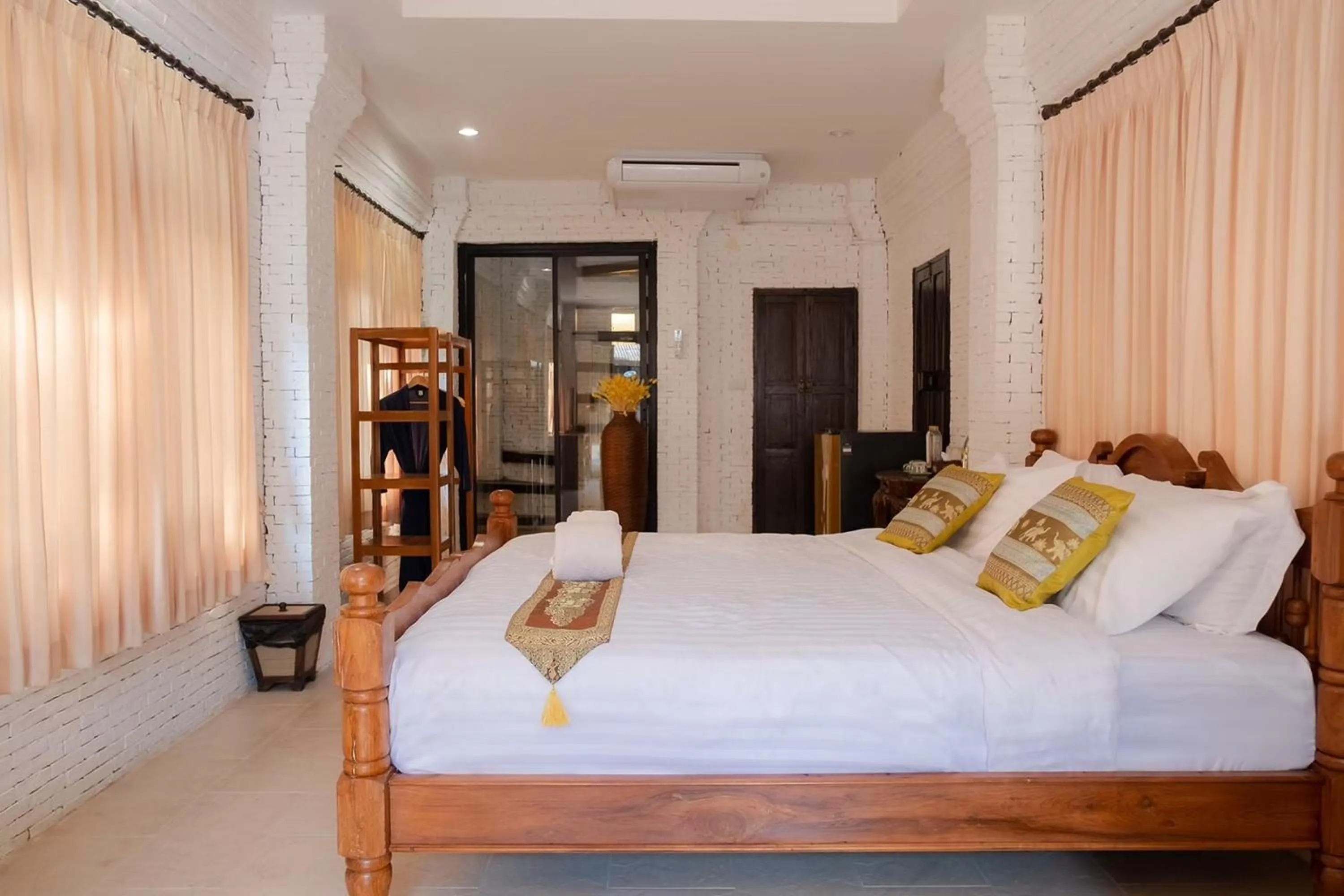Photo of the whole room, Bed in Baan Tawai Lanna Resort