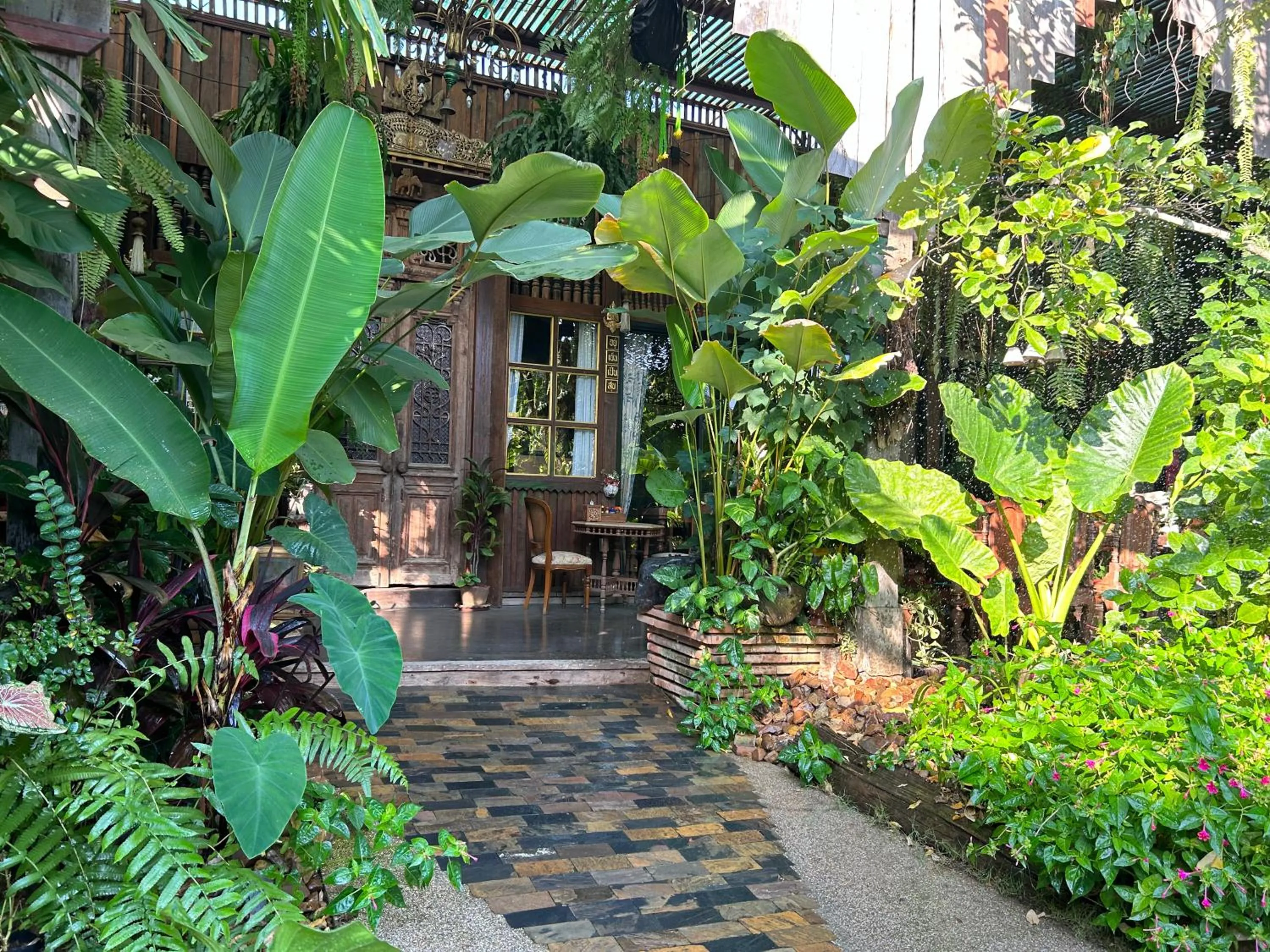 Restaurant/places to eat in Hongkhao Village