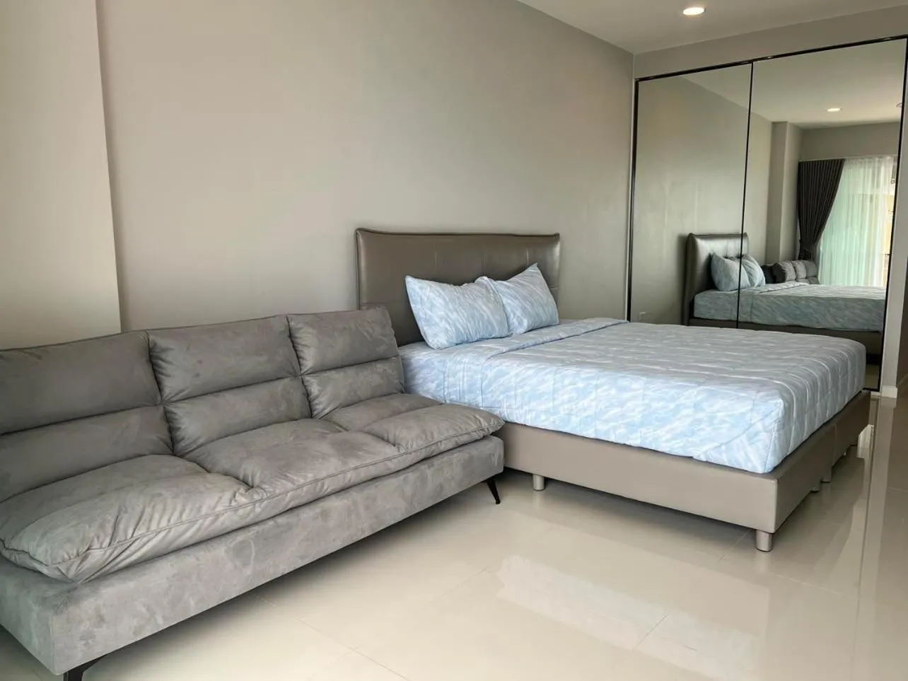 Bed in Viewtalay Beachfront by ND
