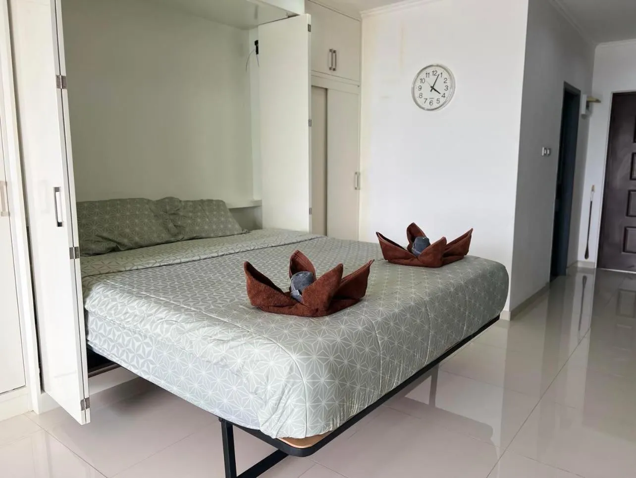Bed in Viewtalay Beachfront by ND