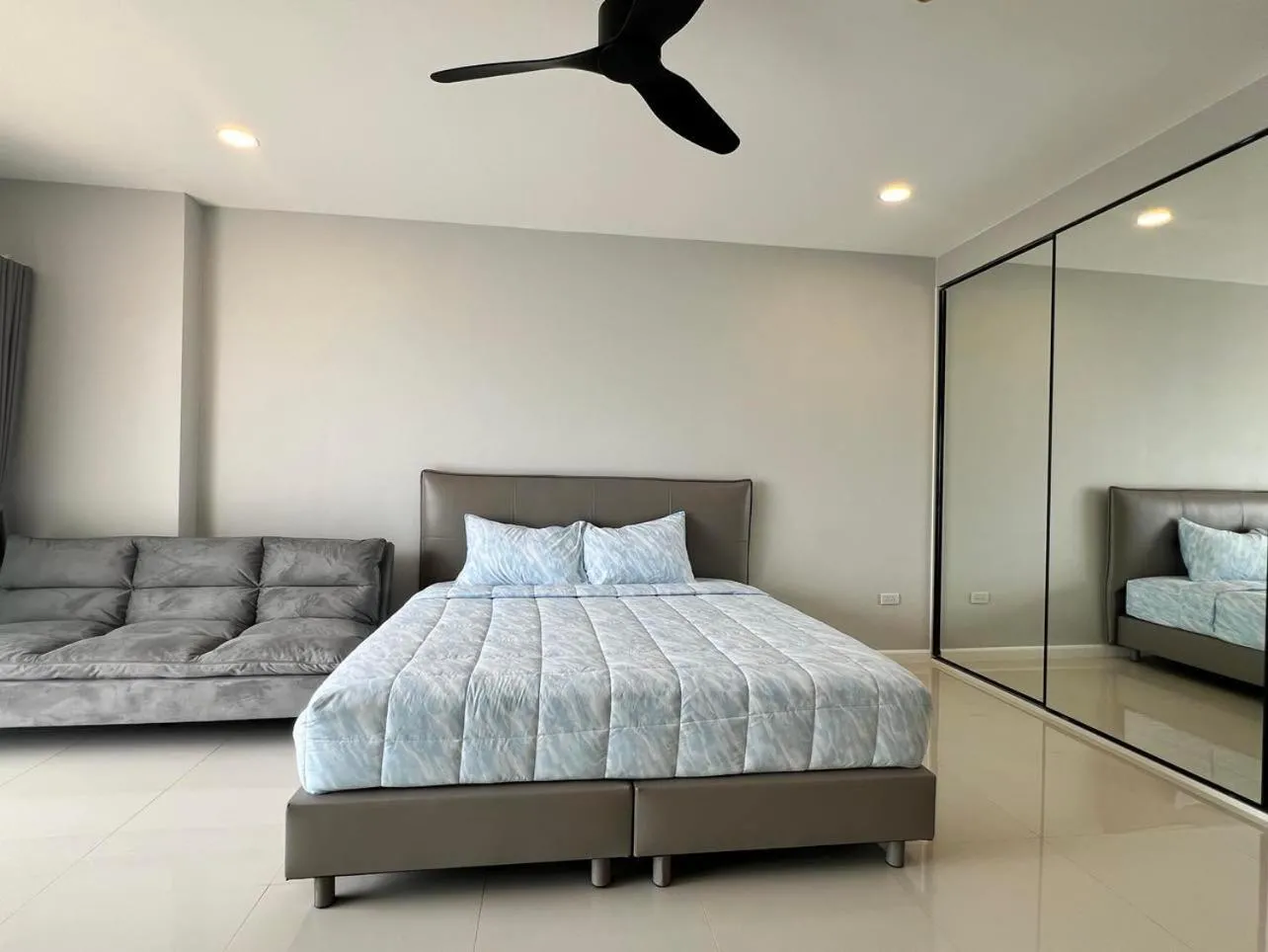Bed in Viewtalay Beachfront by ND