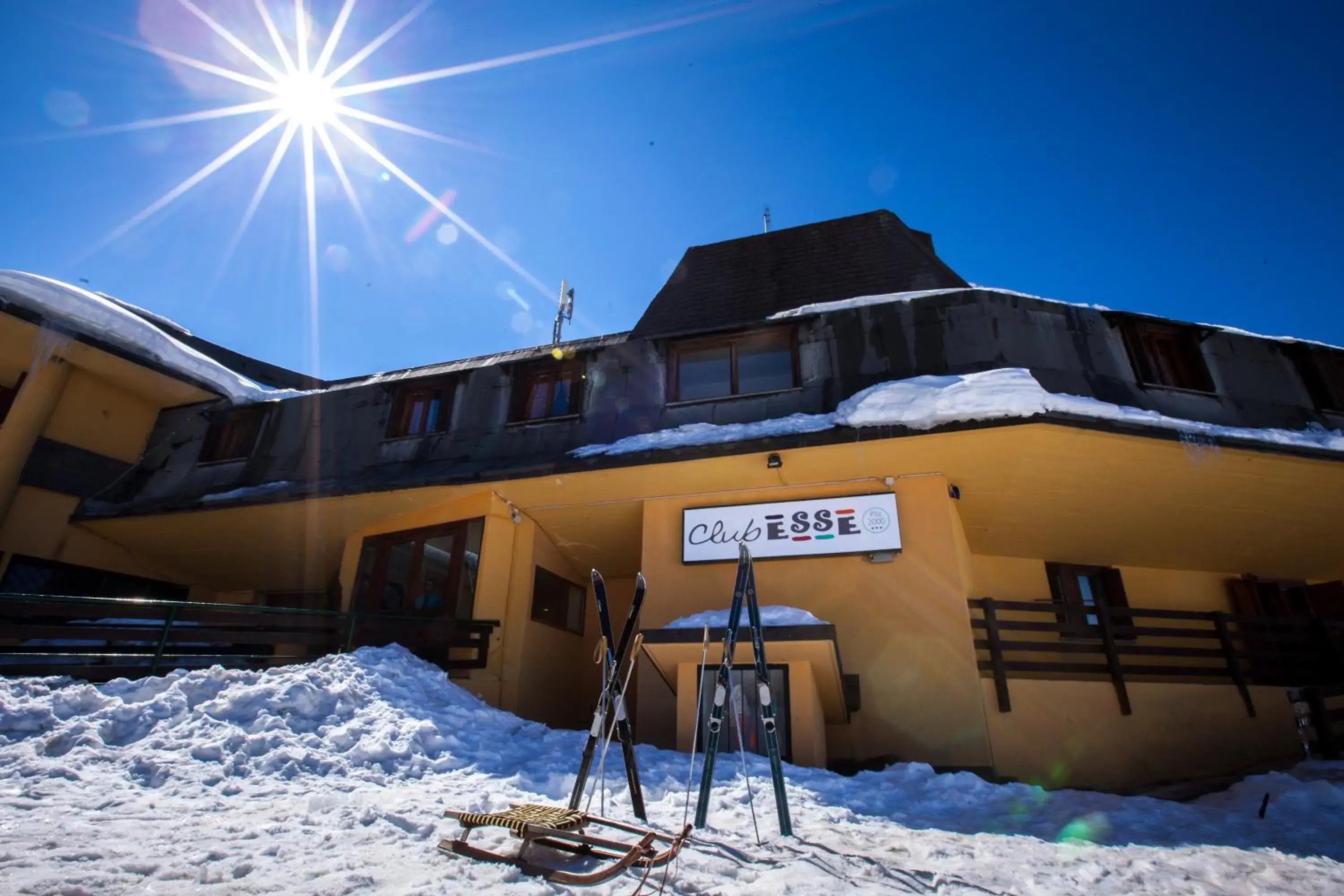 Property building in Club Esse Pila 2000 Property building in Club Esse Pila 2000