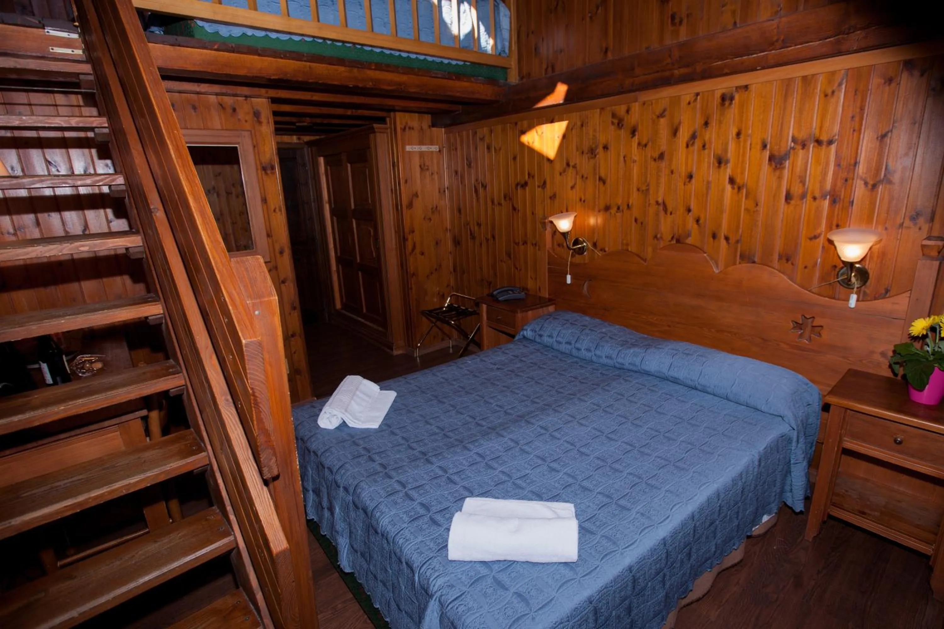 Photo of the whole room, Bed in Club Esse Pila 2000