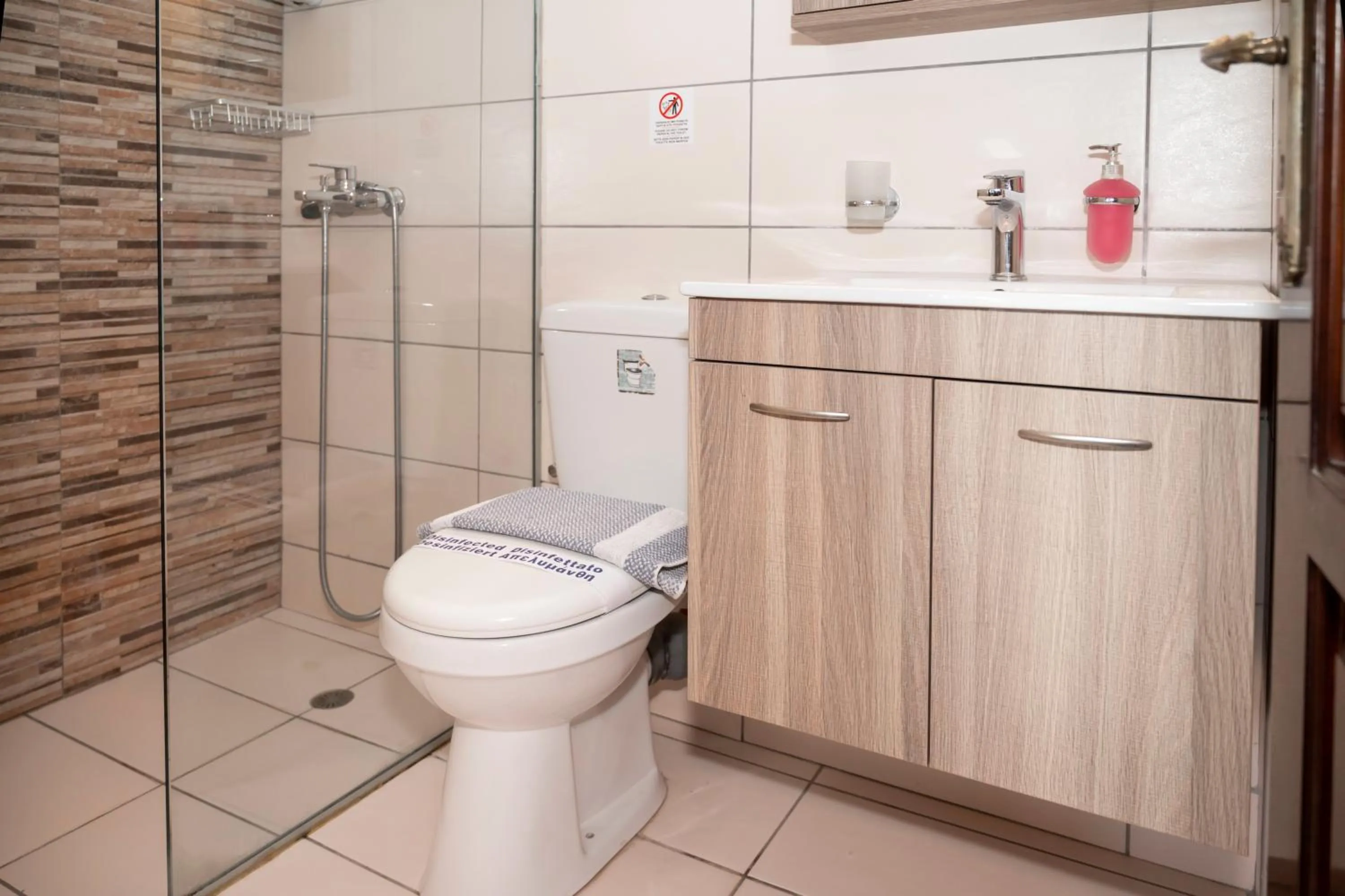 Shower in Argo Rooms-Papadakis