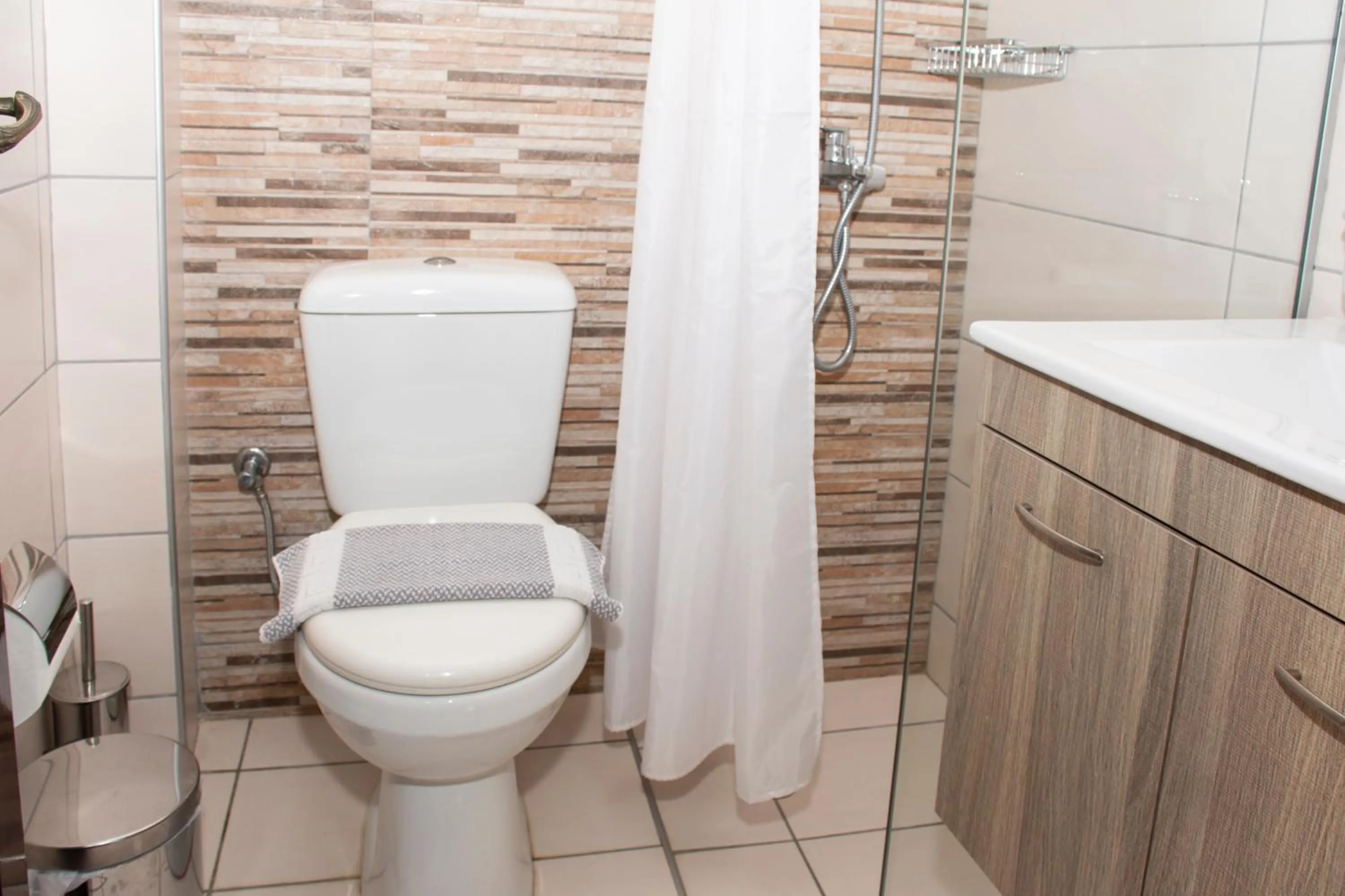 Shower in Argo Rooms-Papadakis