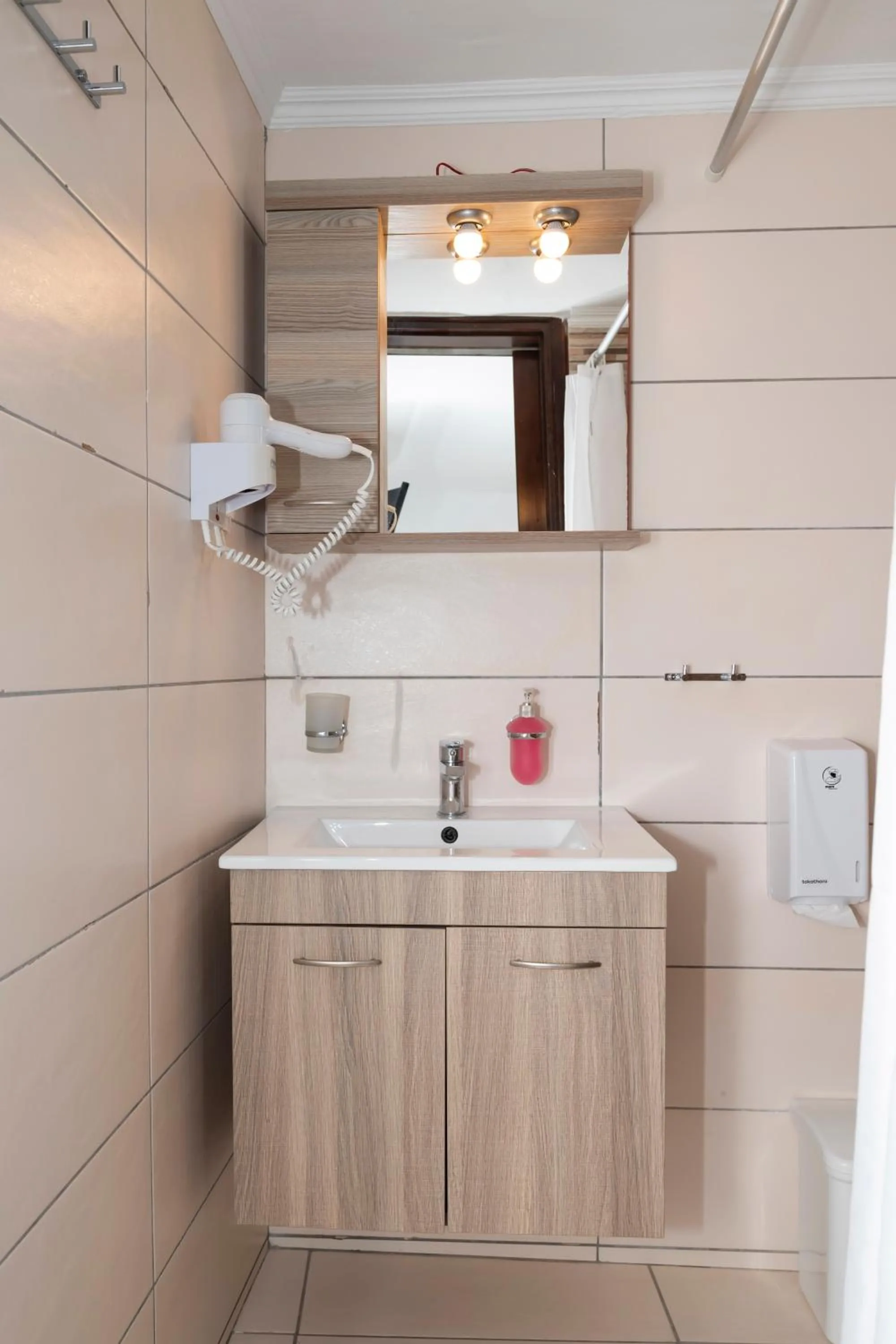 Bathroom in Argo Rooms-Papadakis