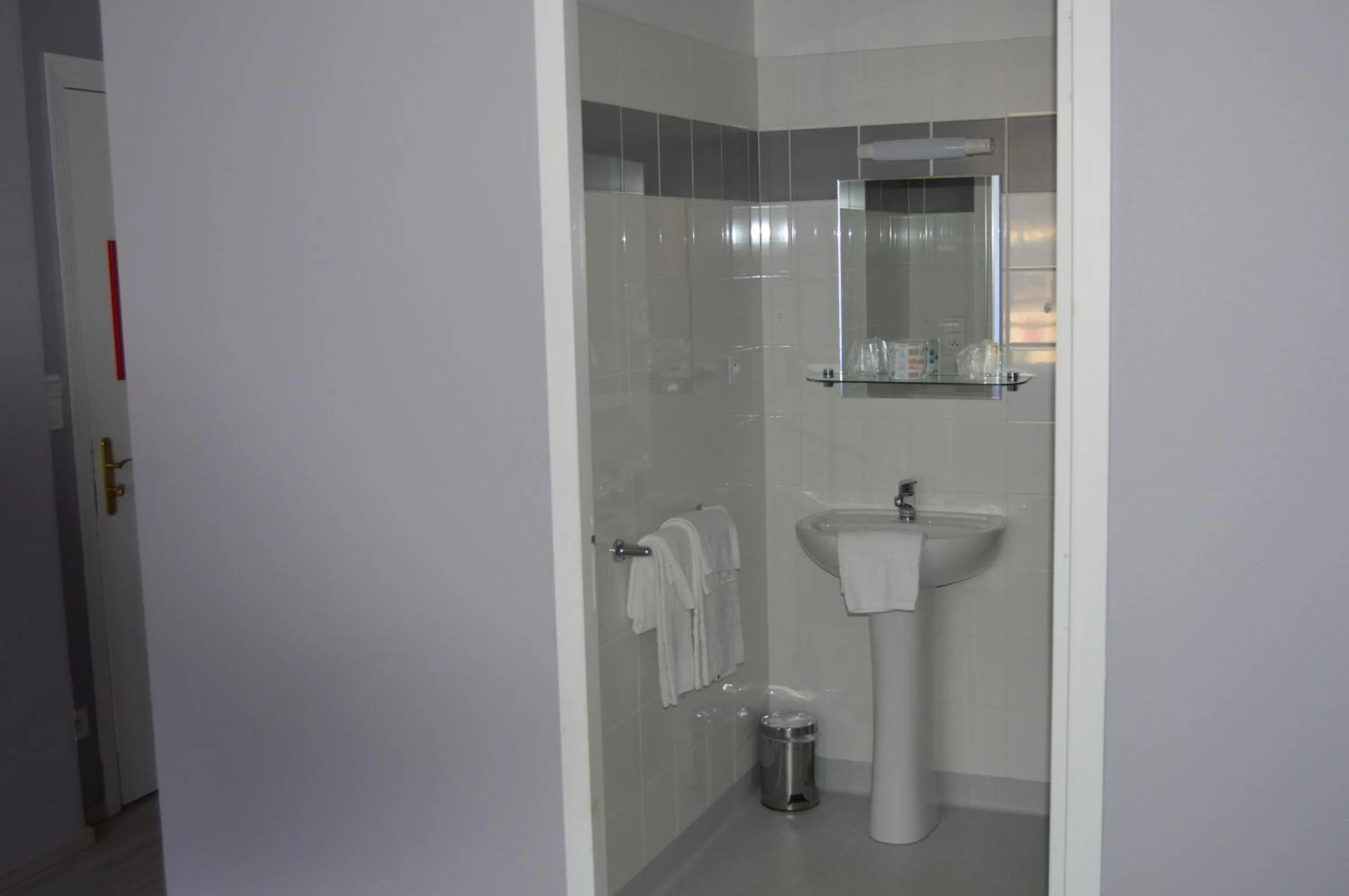 Bathroom in Hôtel Le Bellevue