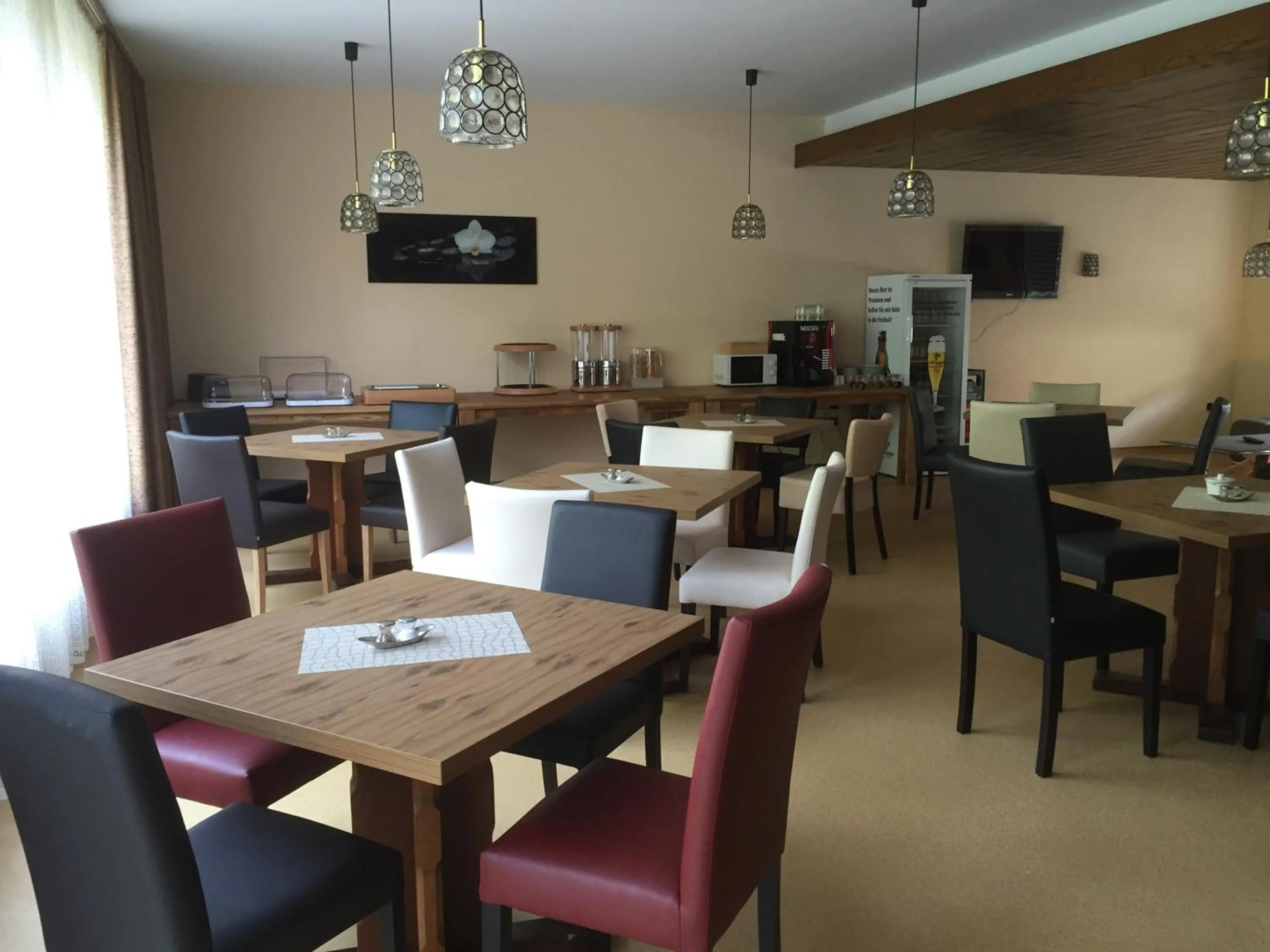 Restaurant/places to eat in Hotel M&S garni