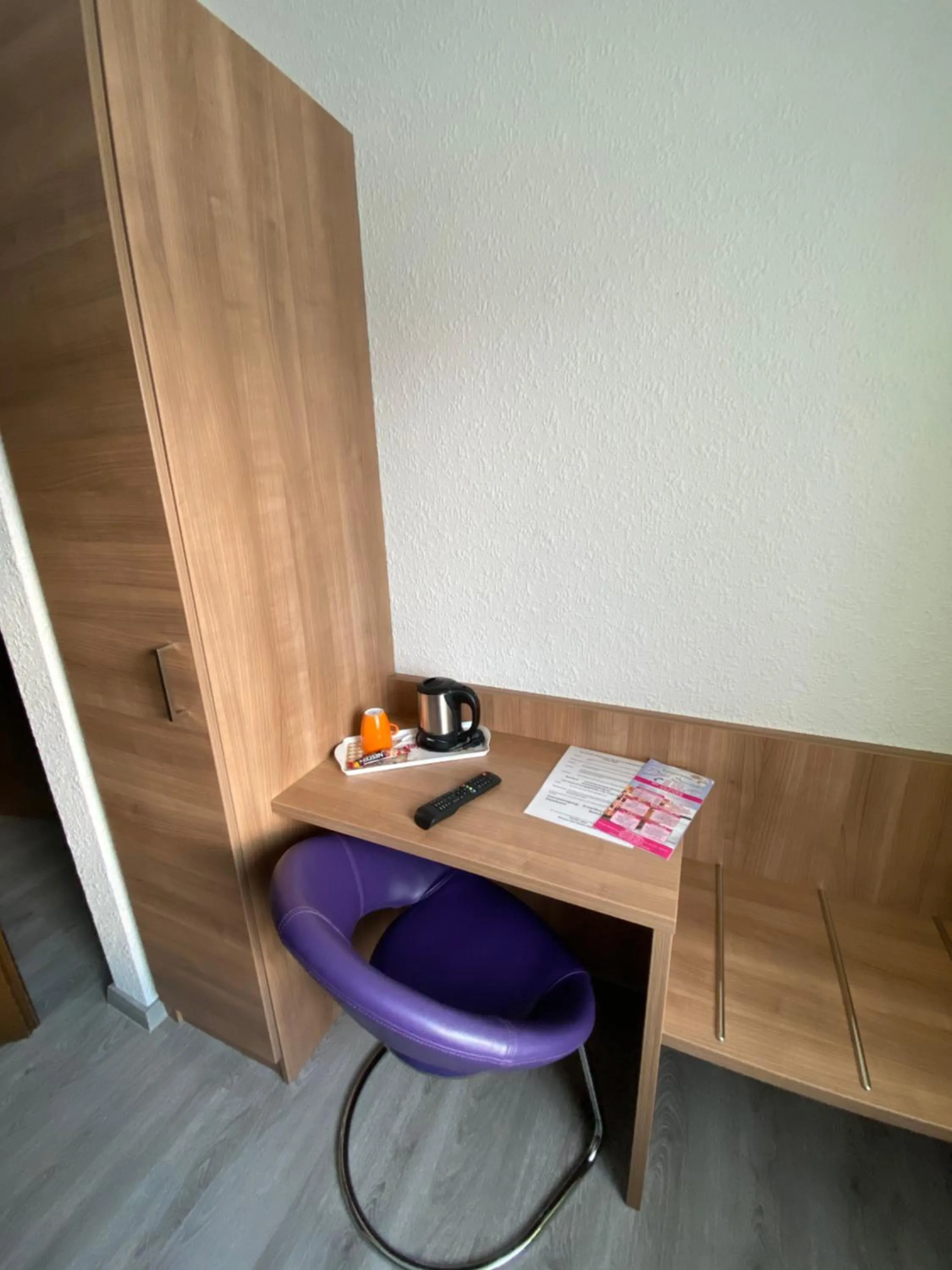 Photo of the whole room in Hotel M&S garni