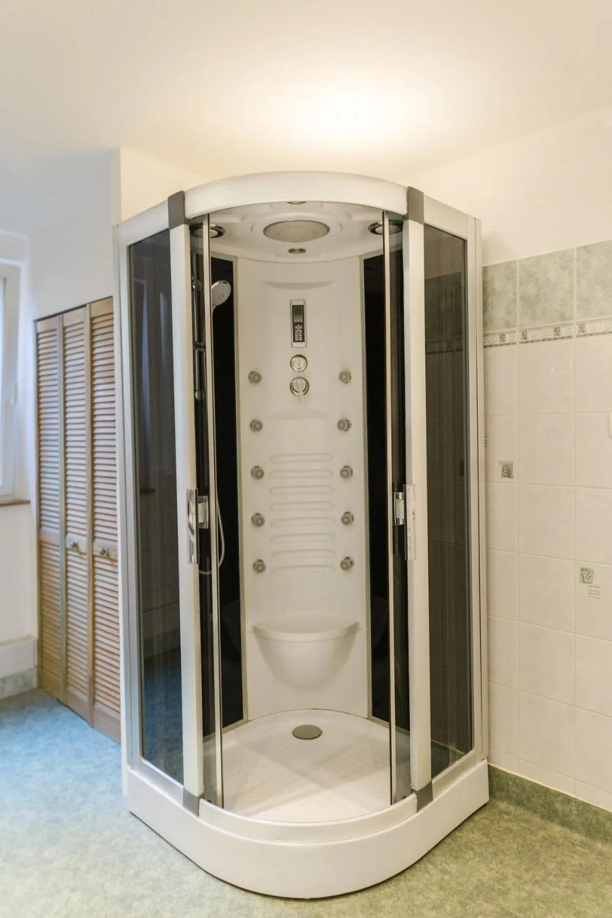 Shower in Colmar Apartment