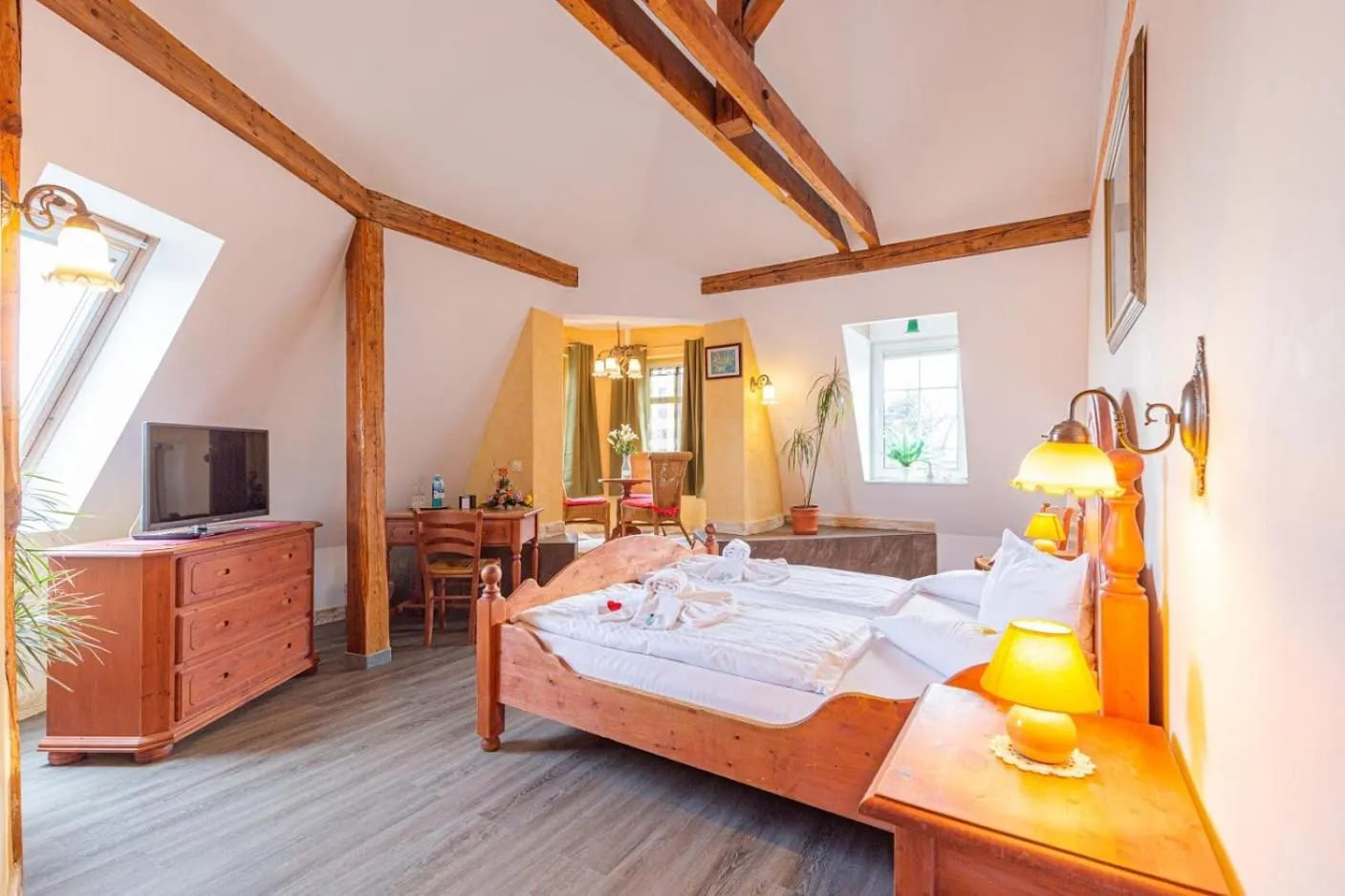 Photo of the whole room, Bed in Bergschlößchen