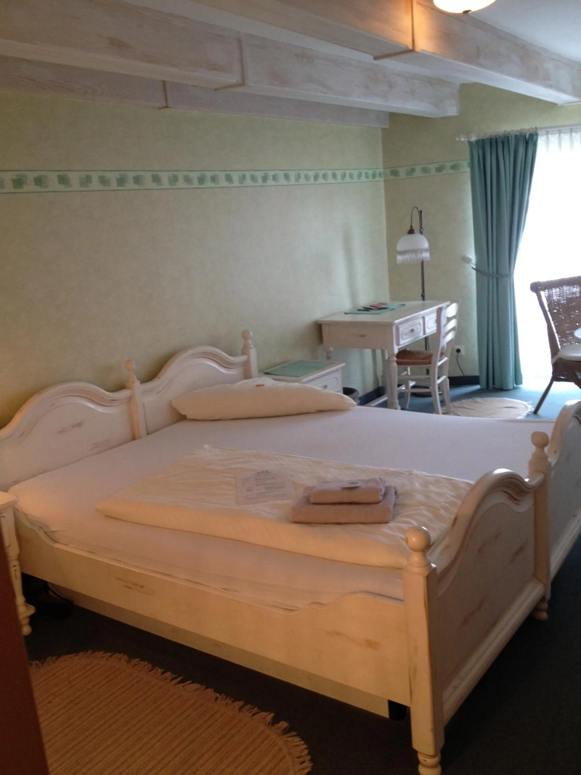 Photo of the whole room, Bed in Bergschlößchen