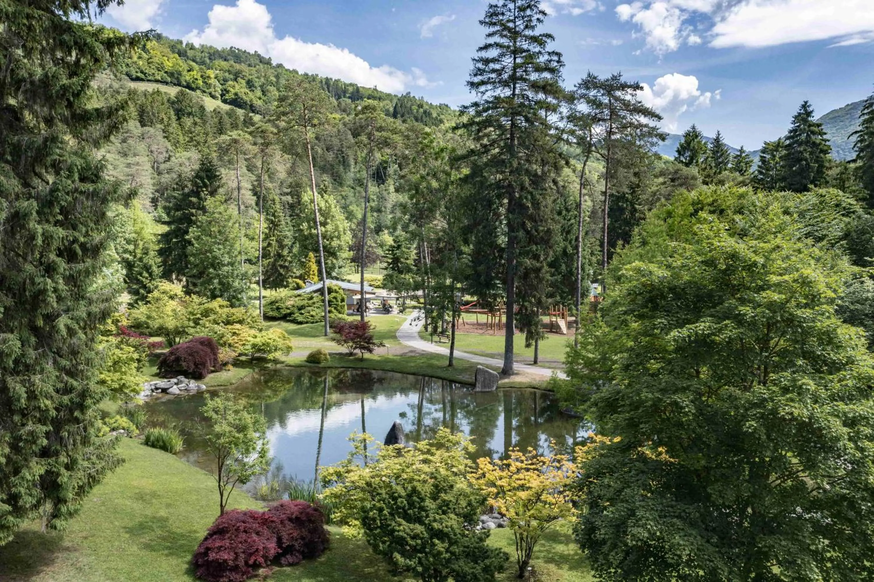 Garden in Grand Hotel Terme Di Comano