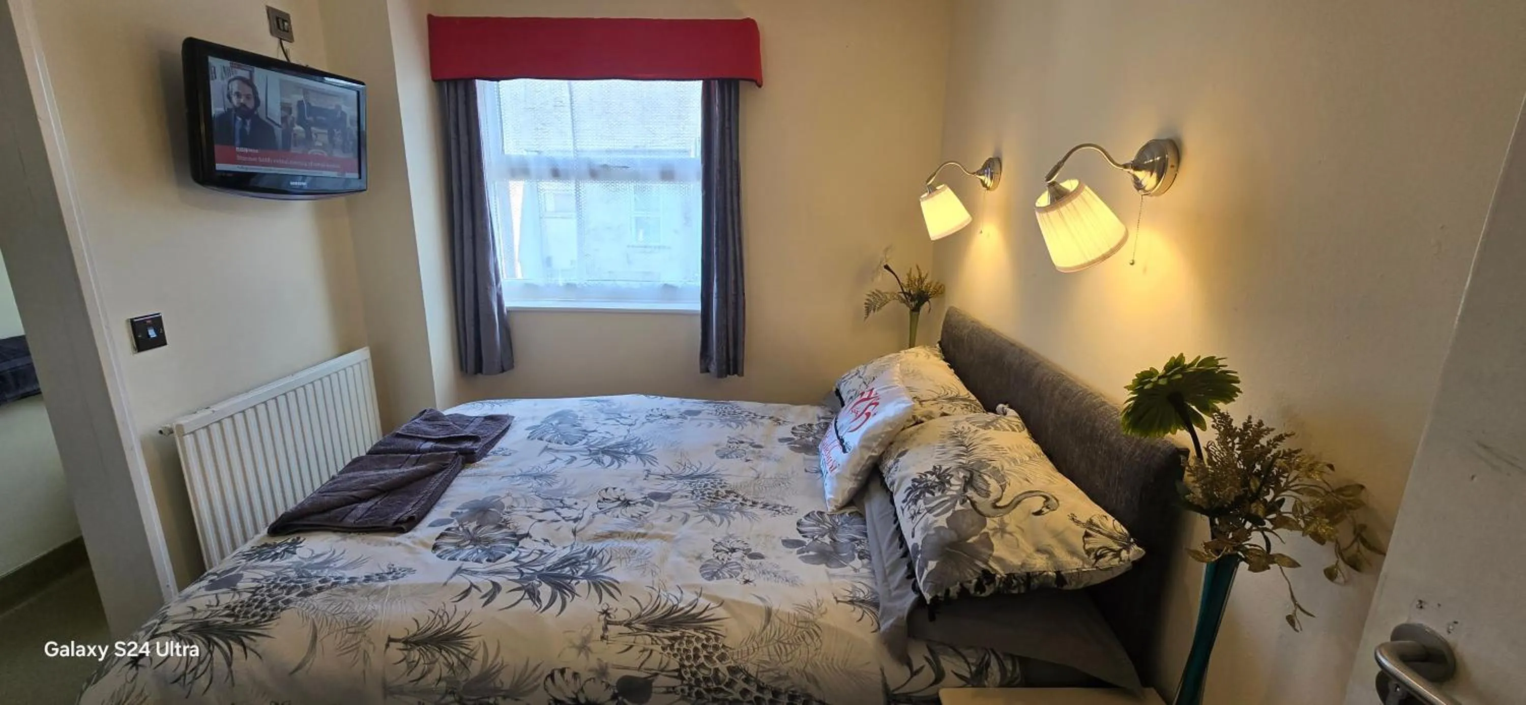 Bed in BUKHARI Hotel