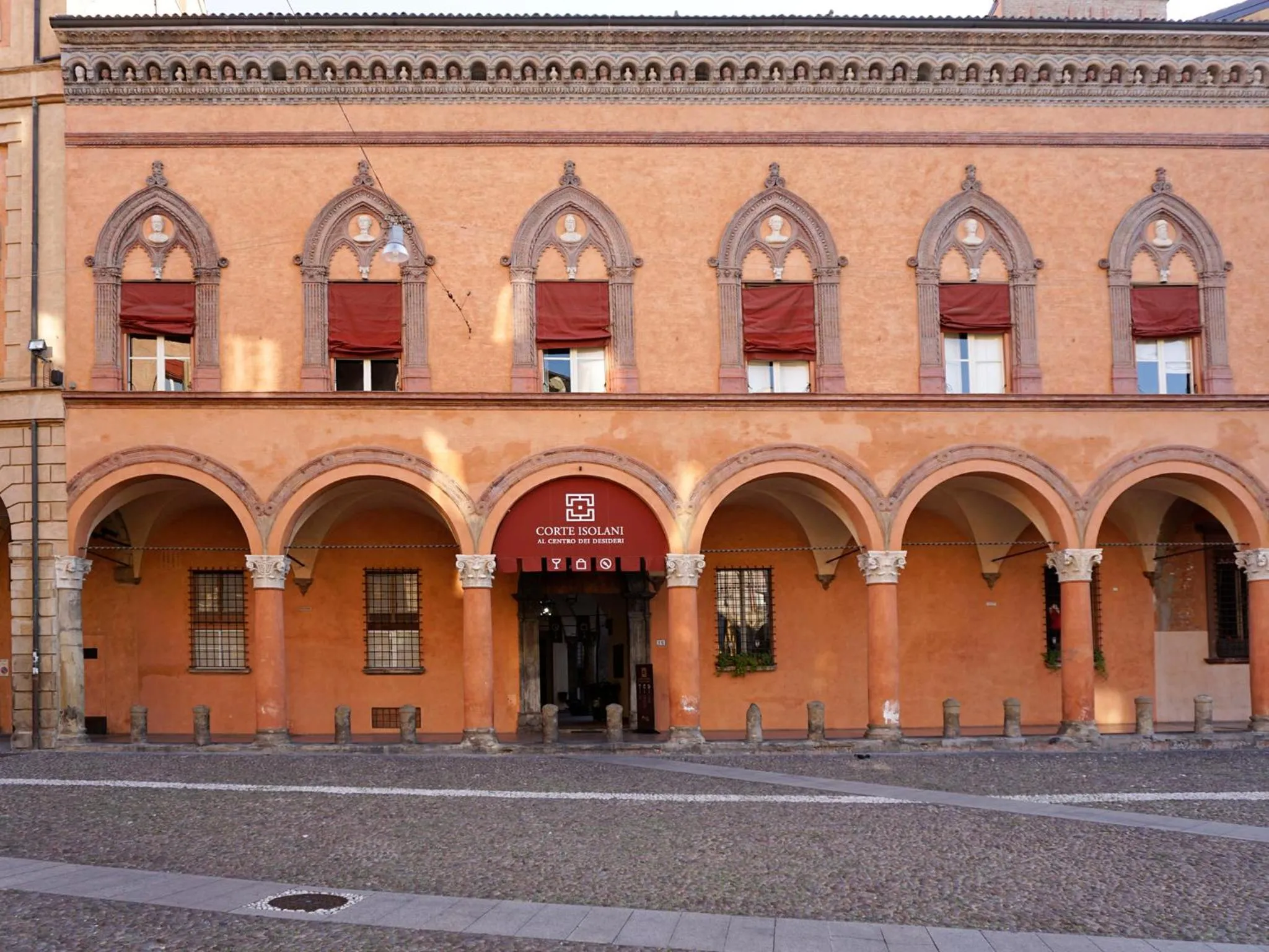 Property building in Casa Isolani Charms Rooms Santo Stefano