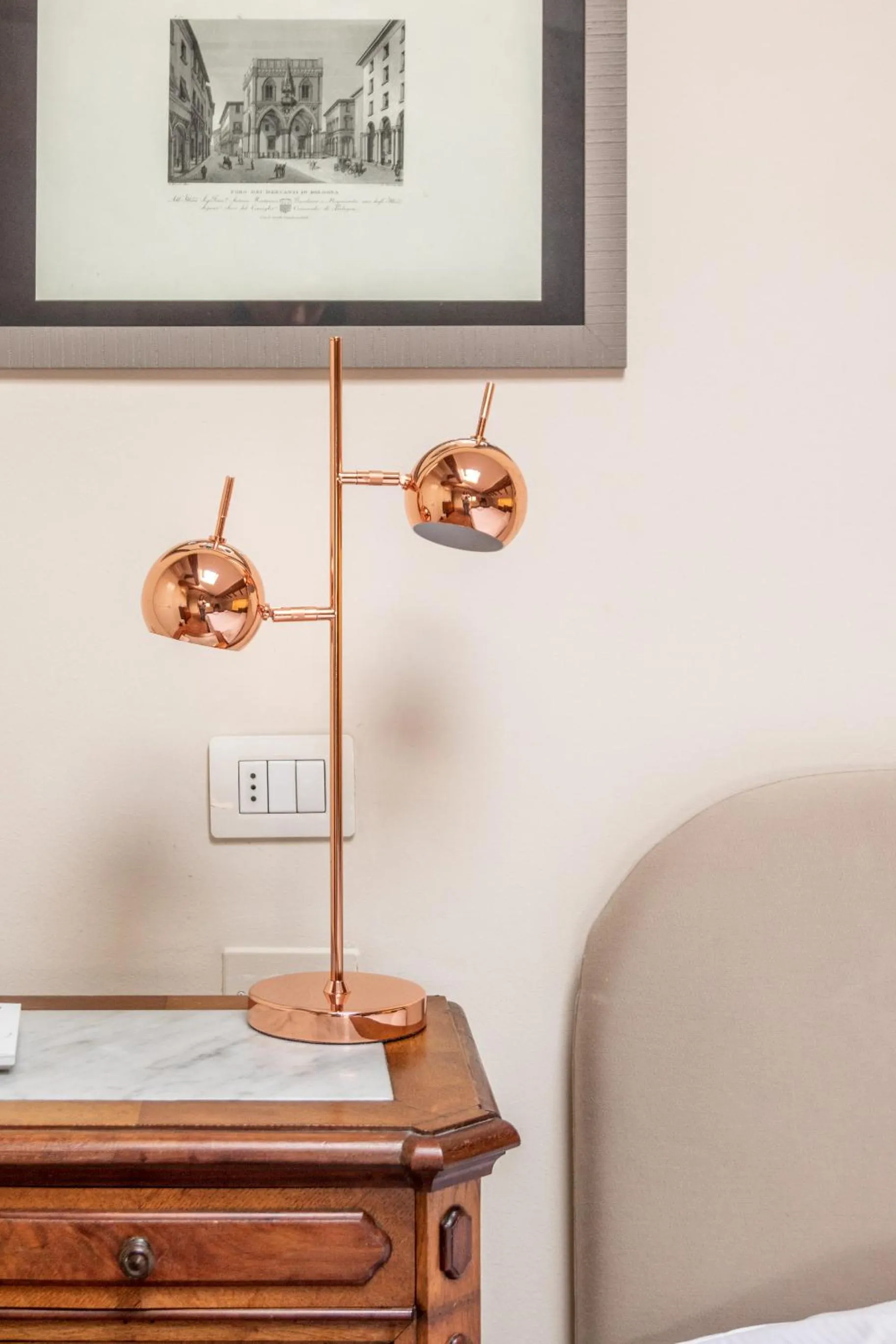 Decorative detail in Casa Isolani Charms Rooms Santo Stefano