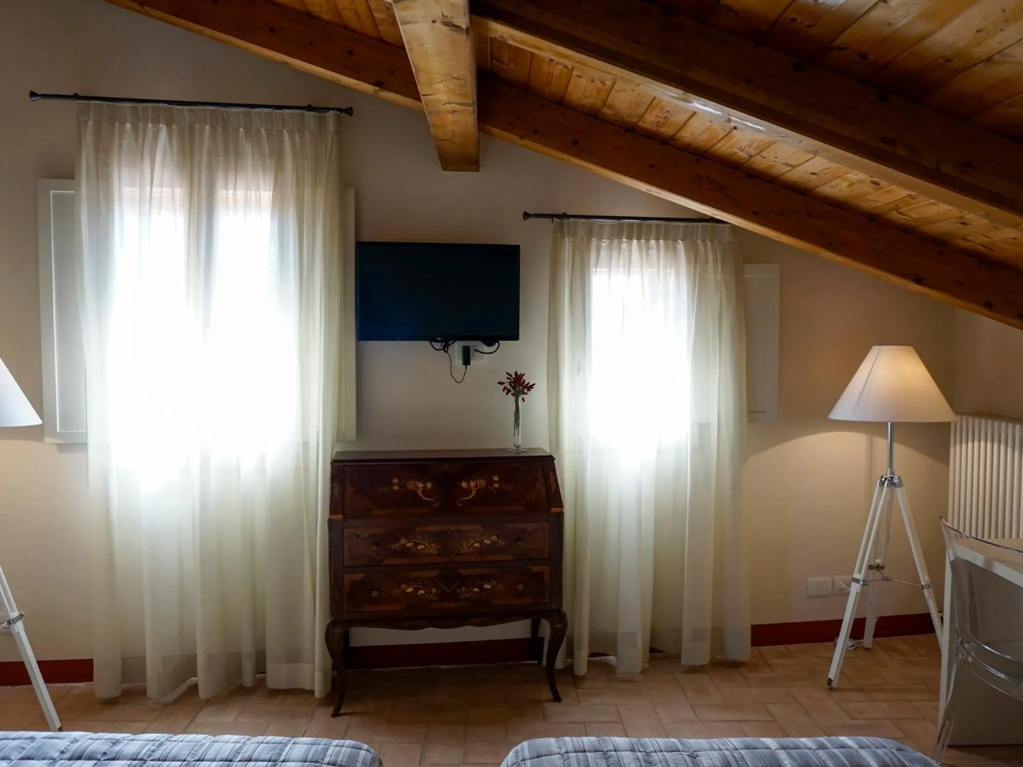 Day, Bed in Casa Isolani Charms Rooms Santo Stefano