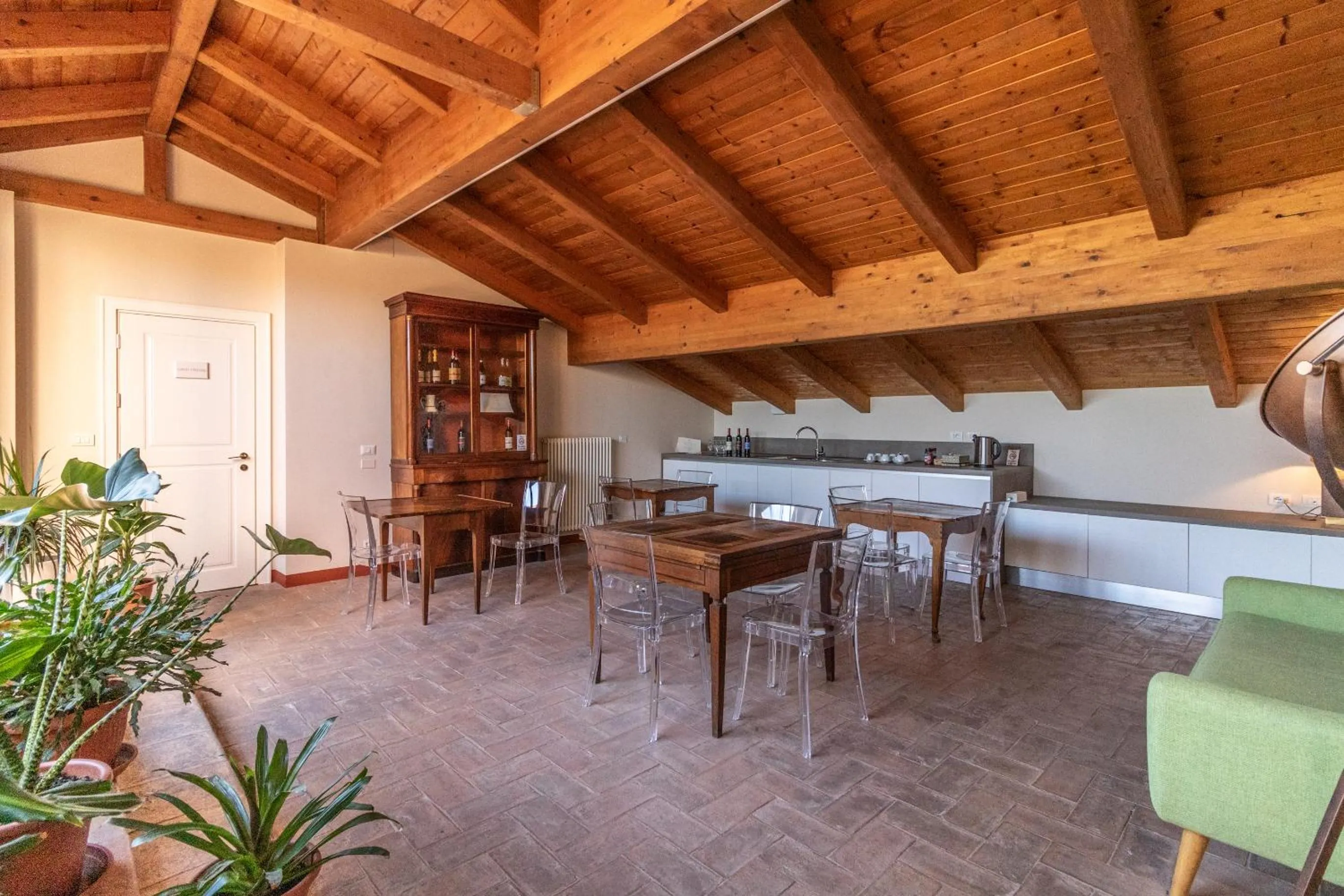 Coffee/tea facilities in Casa Isolani Charms Rooms Santo Stefano