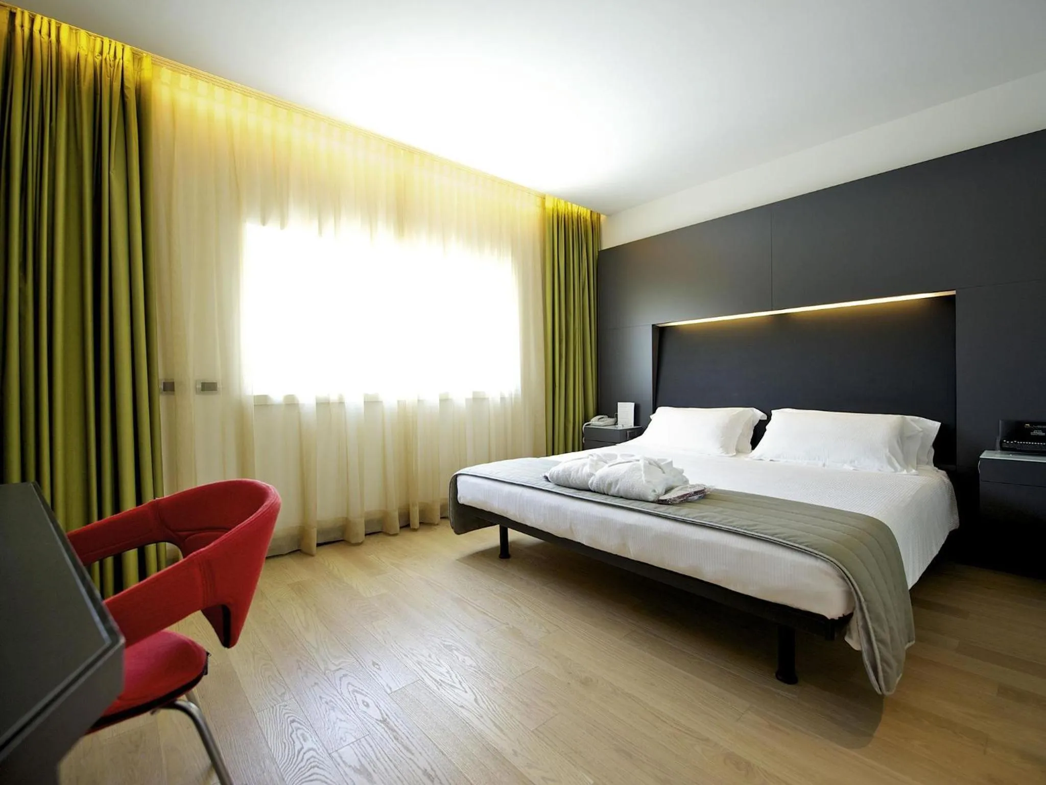 Bedroom, Bed in Mercure Nerocubo Rovereto
