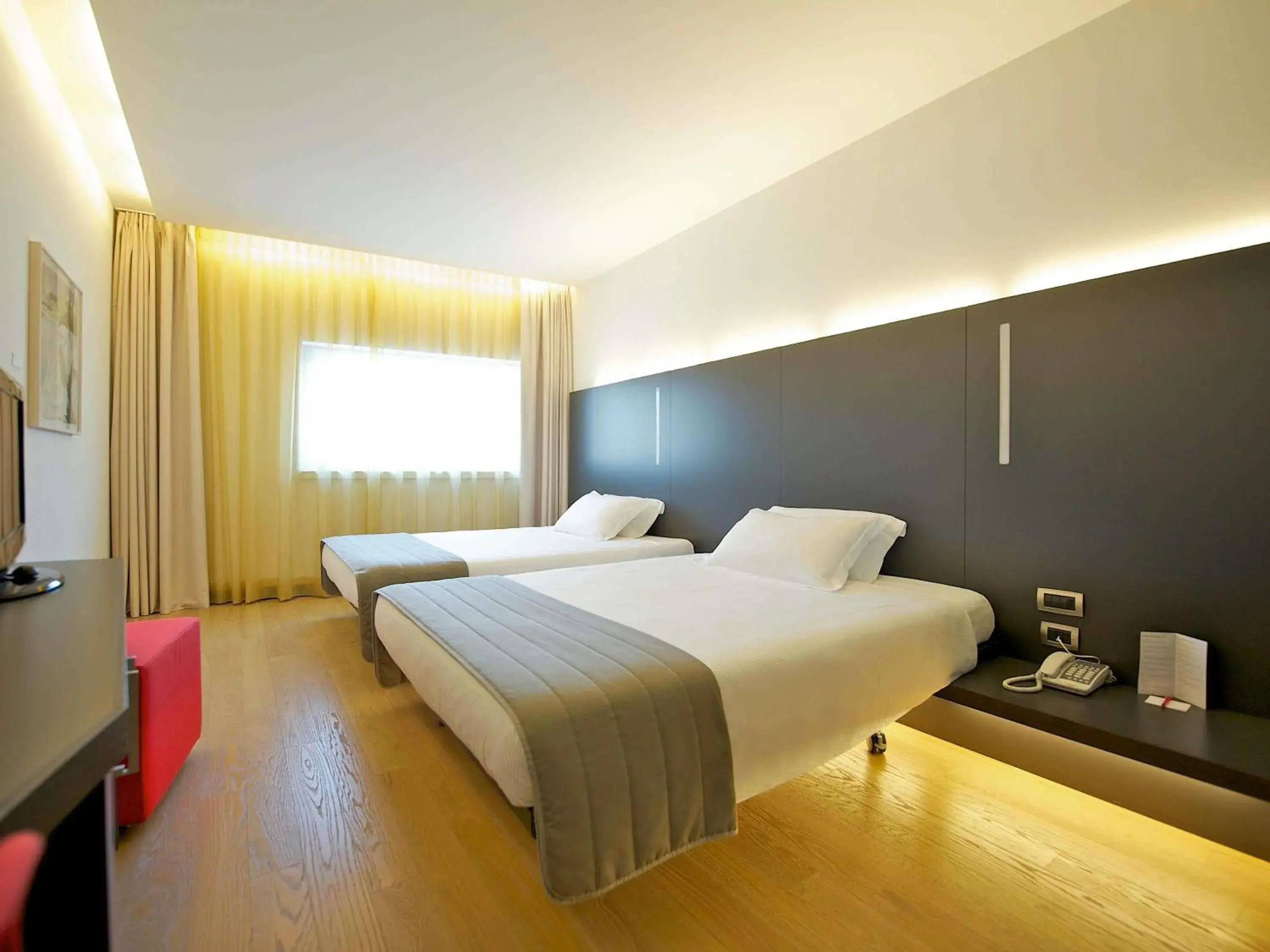 Bedroom, Bed in Mercure Nerocubo Rovereto Bedroom, Bed in Mercure Nerocubo Rovereto