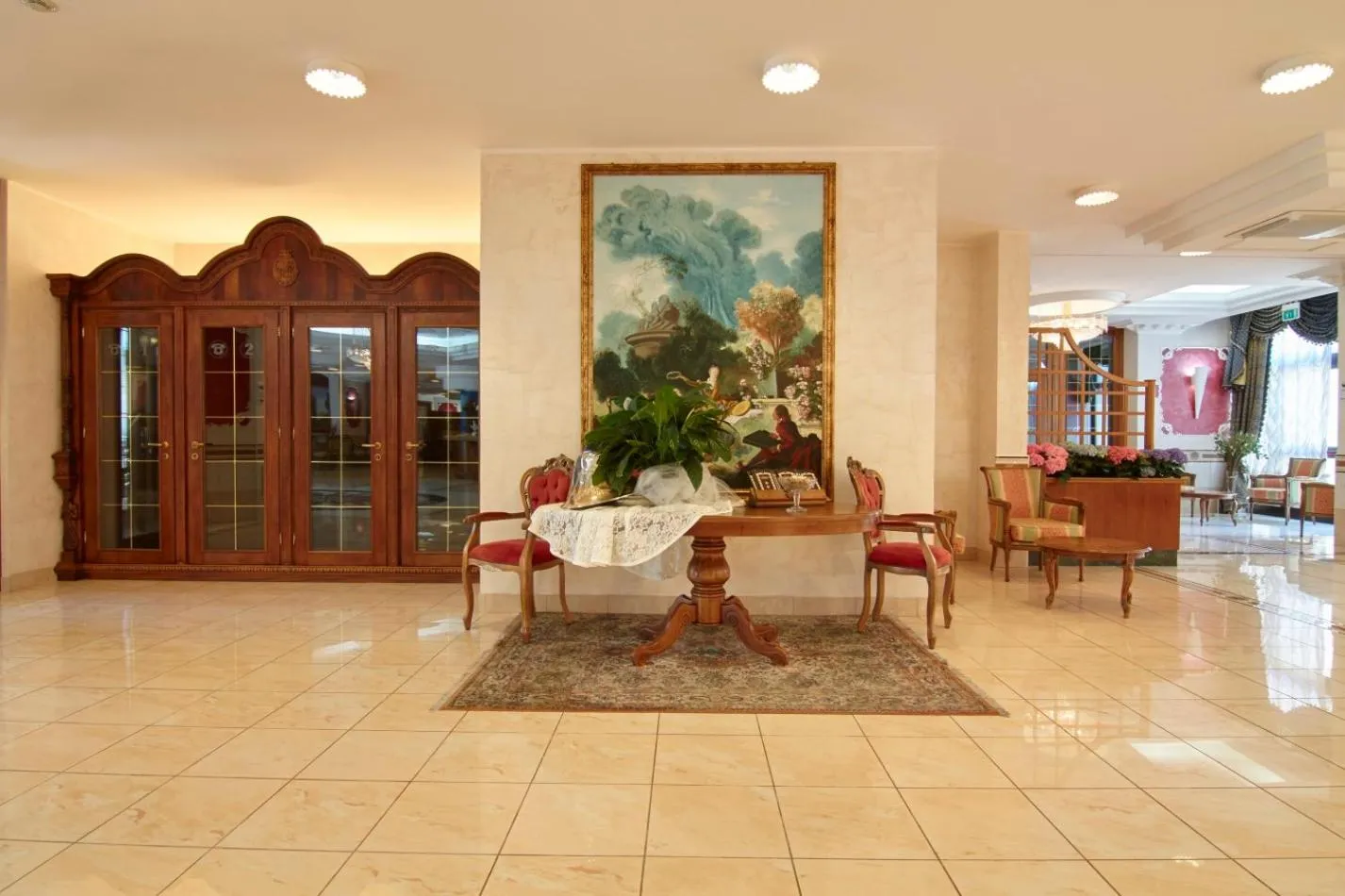 Lobby or reception in San Giovanni Rotondo Palace - Alihotels
