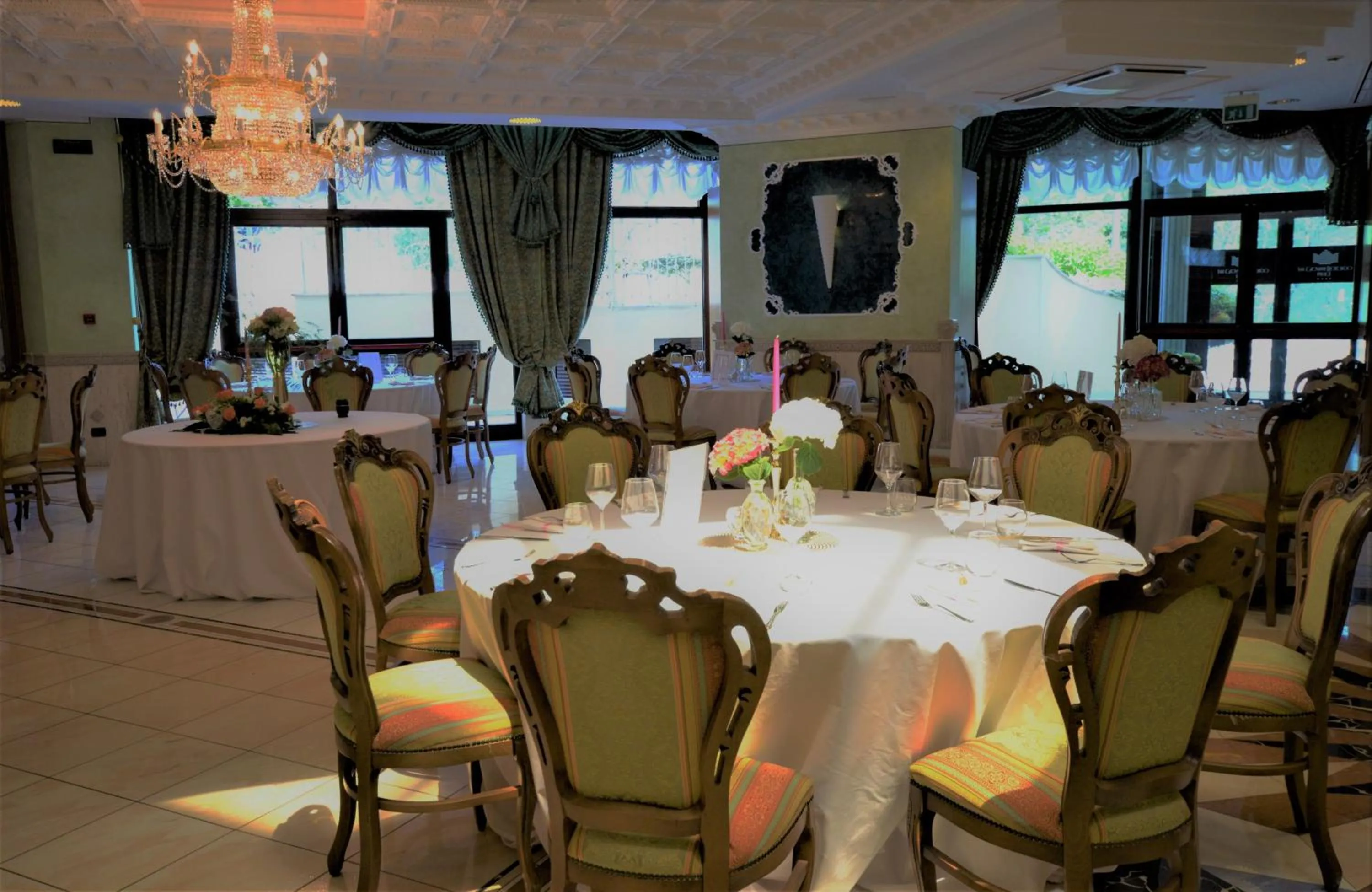 Restaurant/places to eat in San Giovanni Rotondo Palace - Alihotels