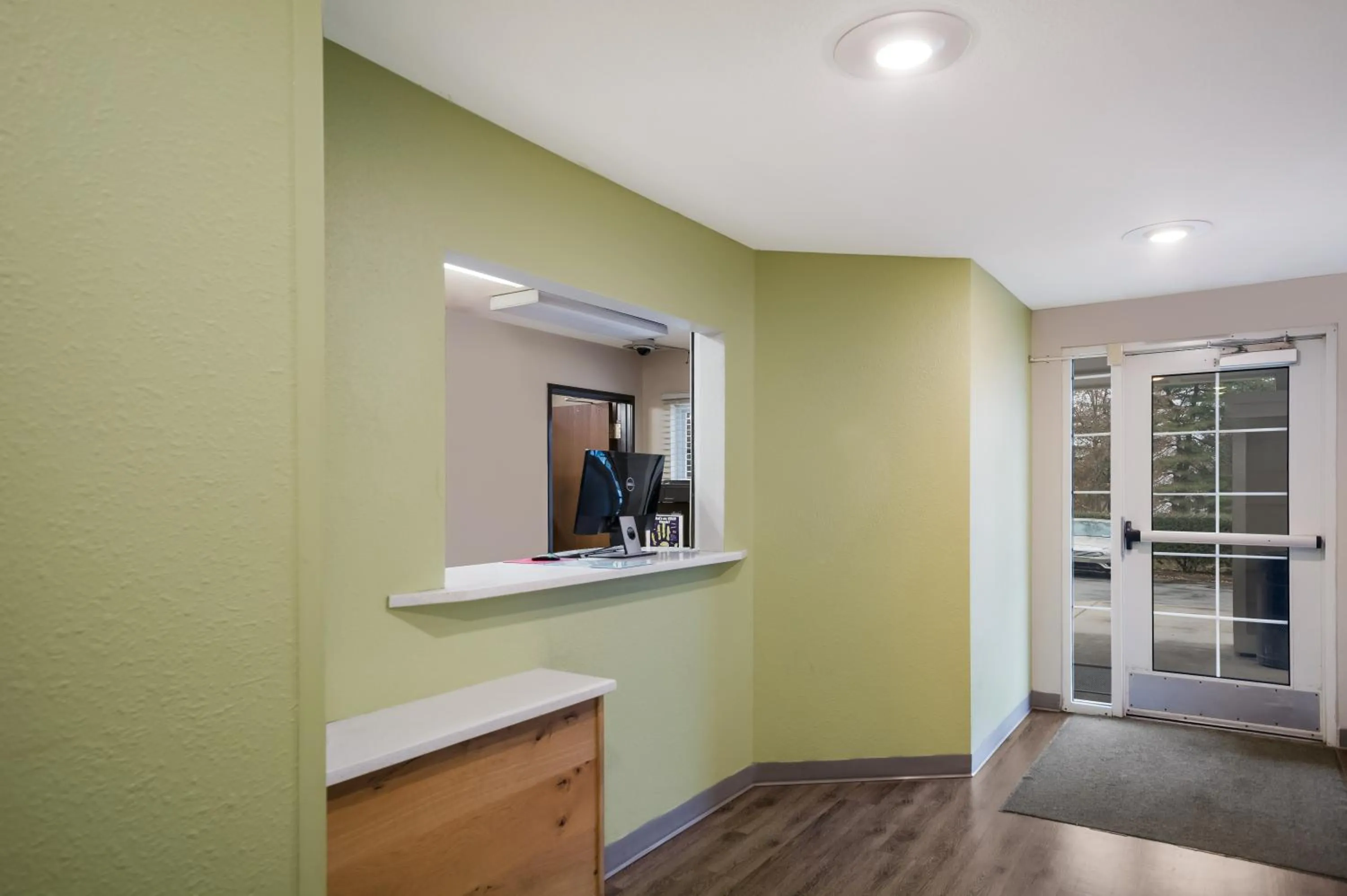 Lobby or reception in WoodSpring Suites Lexington Southeast