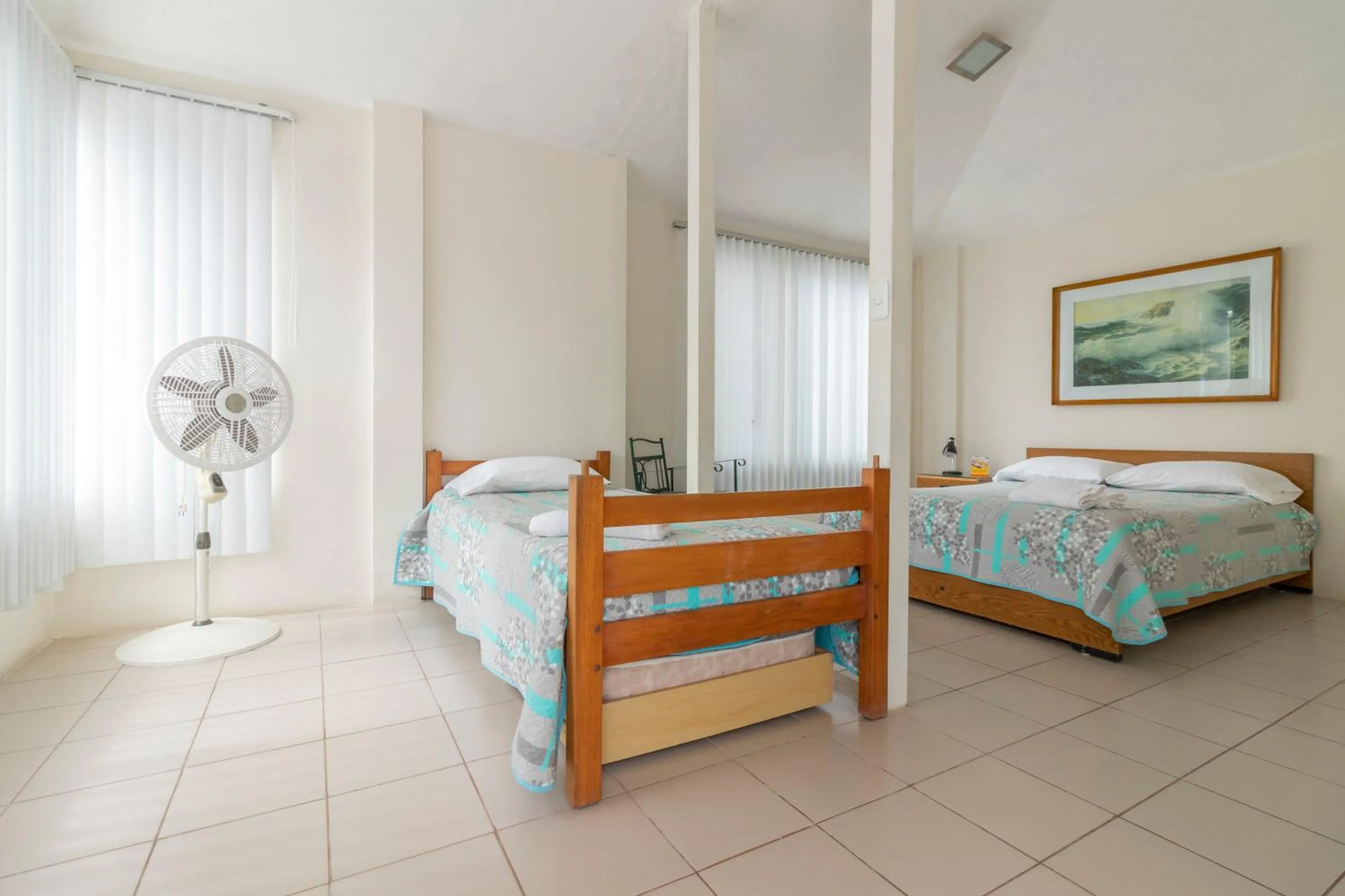 Bedroom, Bed in Oceanic Lodge