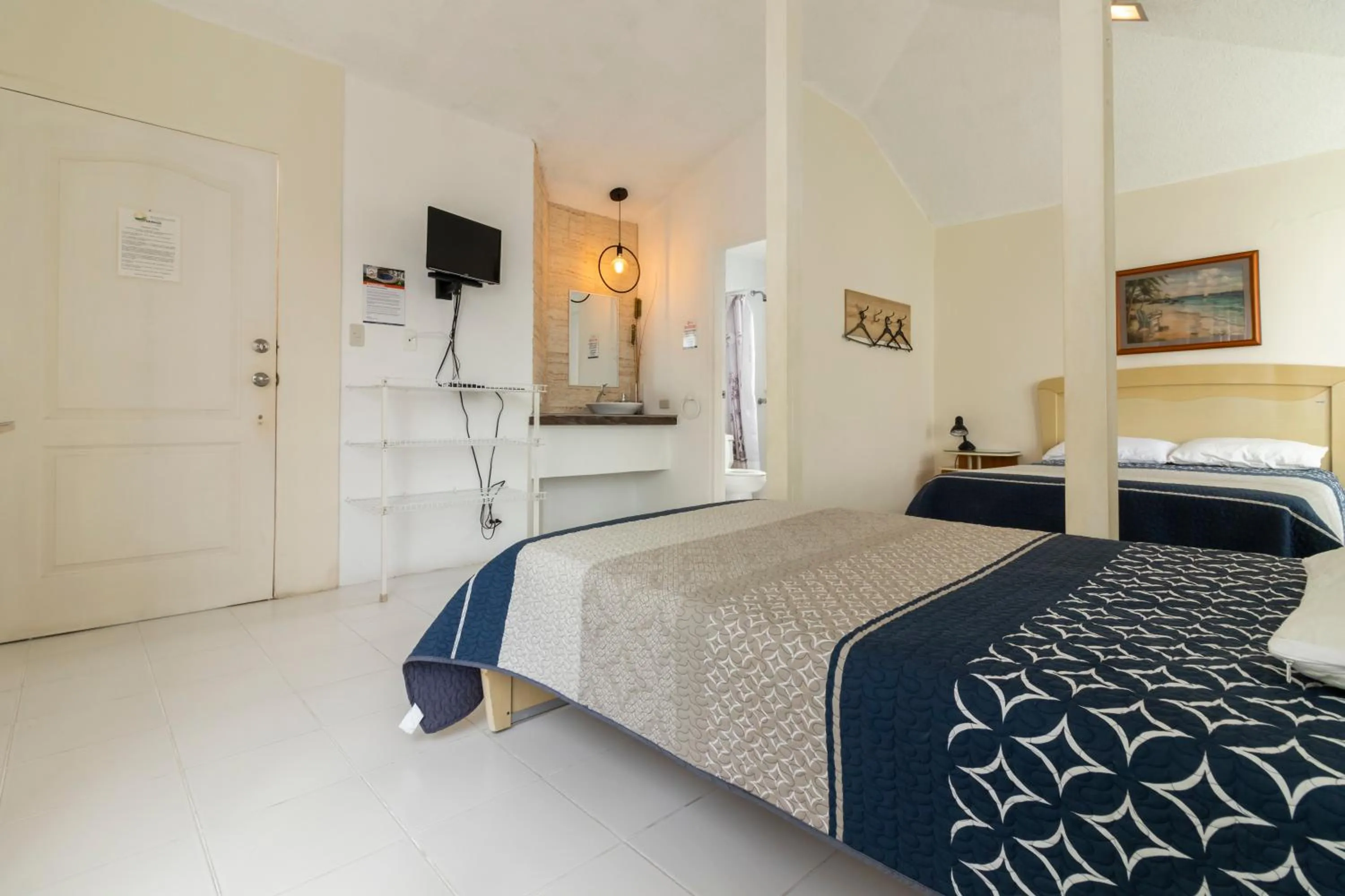 Bedroom, Bed in Oceanic Lodge