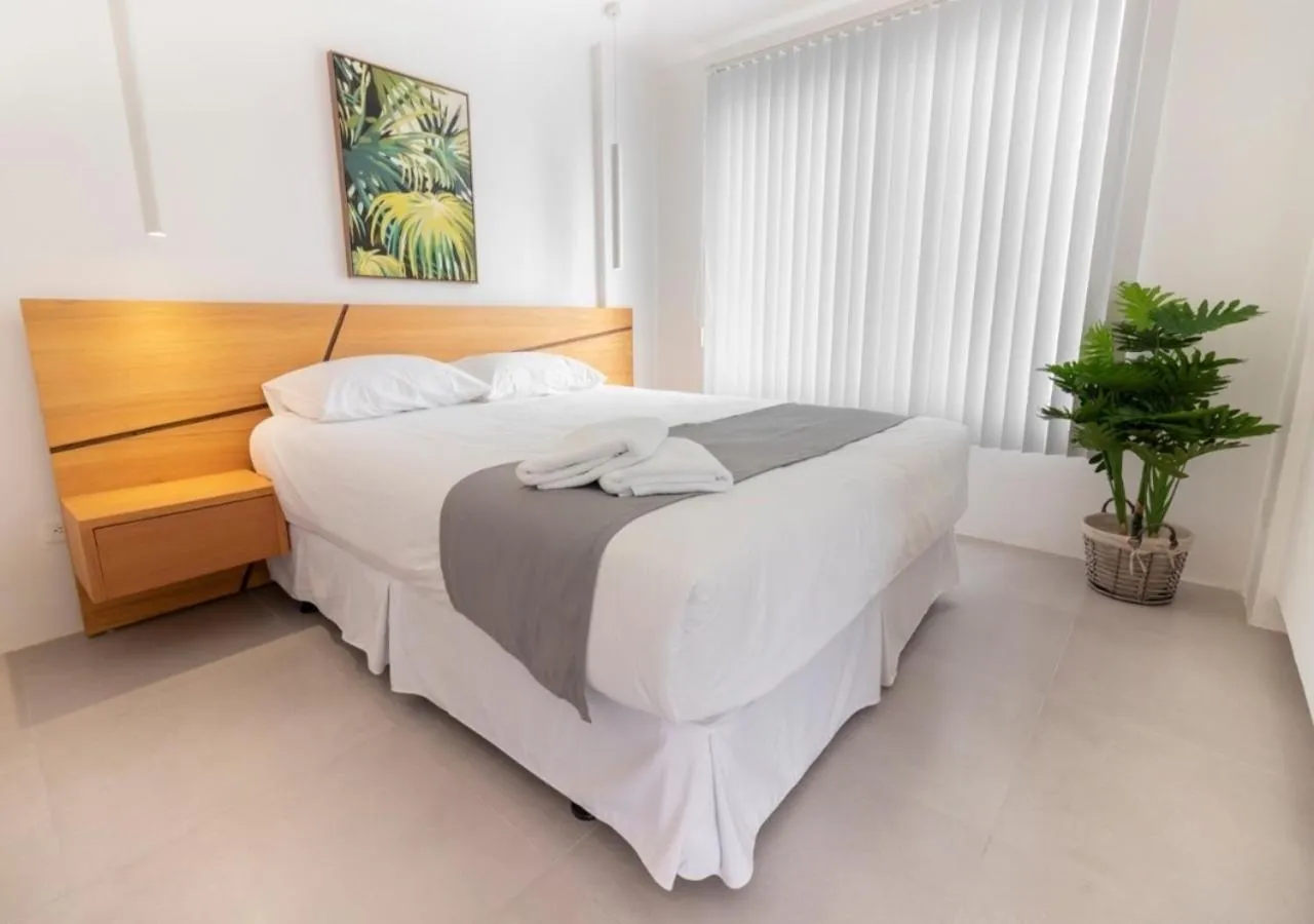 Bedroom, Bed in Oceanic Lodge