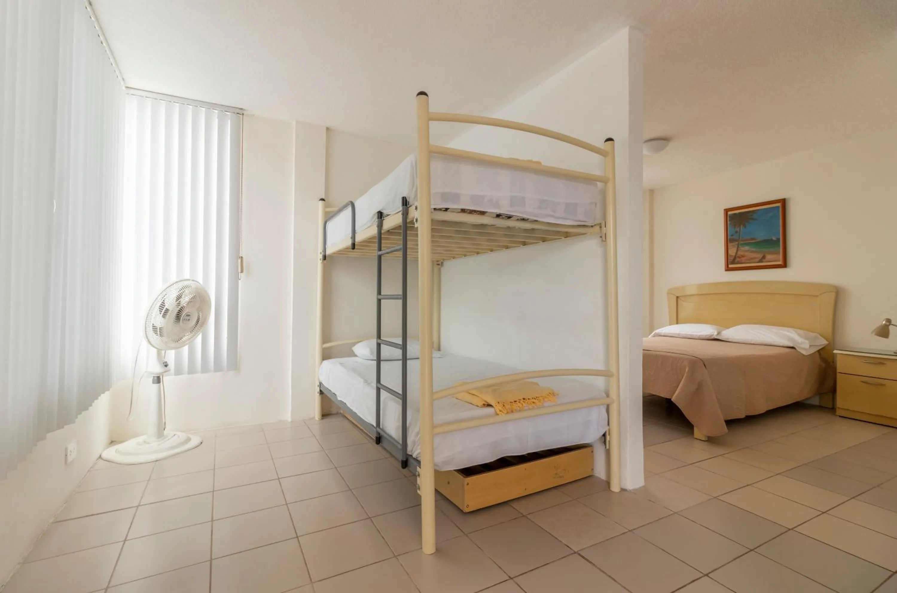 Bedroom, Bed in Oceanic Lodge