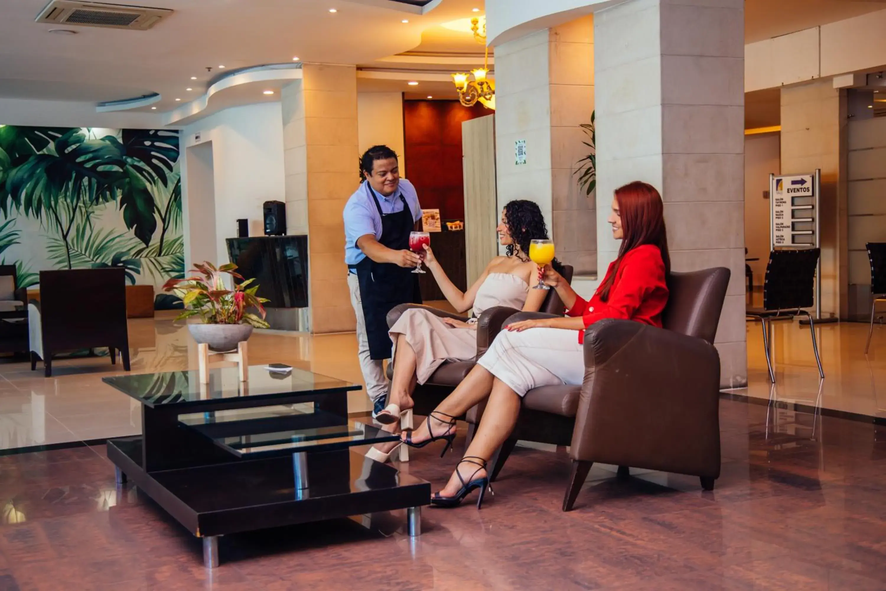 Living room in Hotel Plaza Las Américas Cali Living room in Hotel Plaza Las Américas Cali