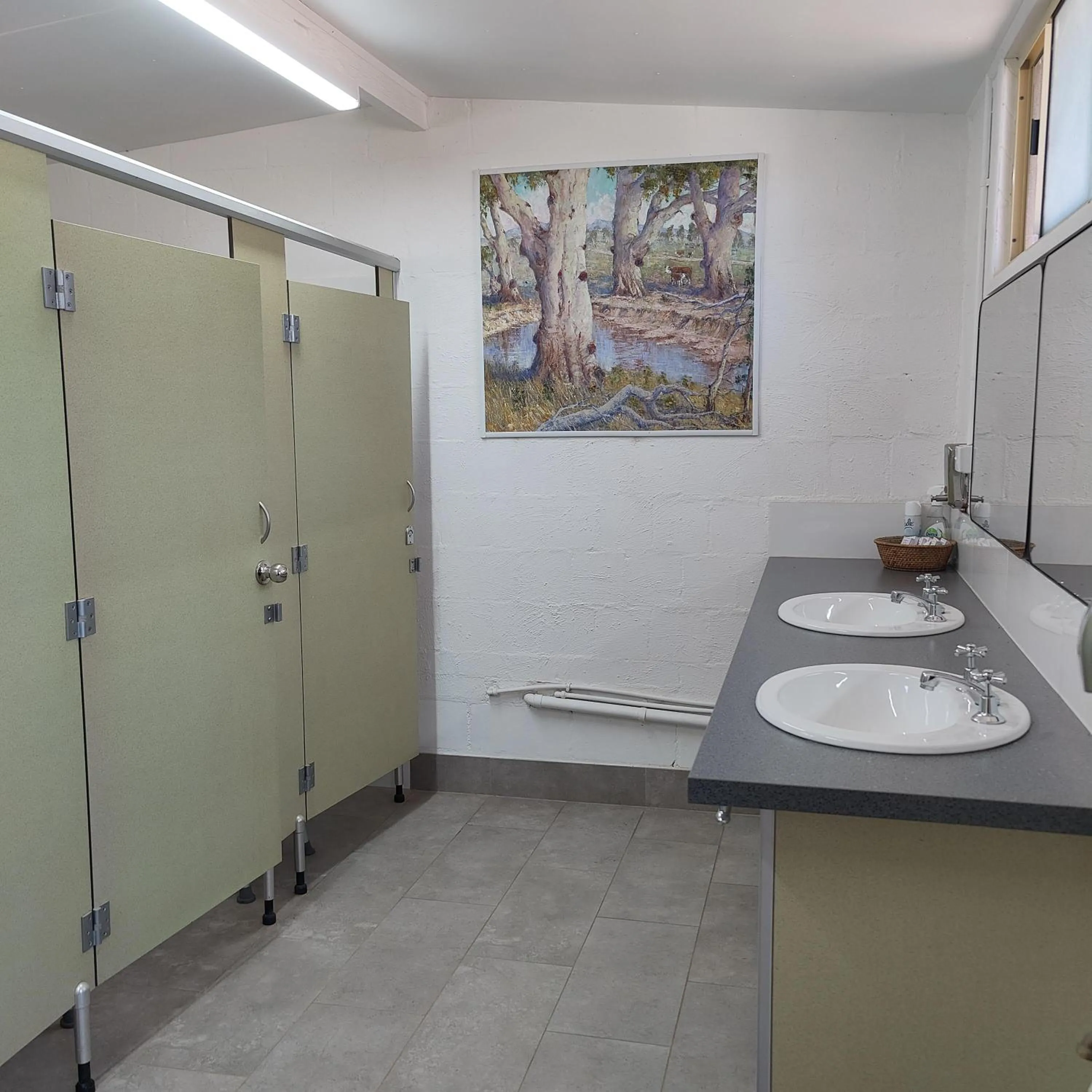 Inglewood Motel and Caravan Park Victoria