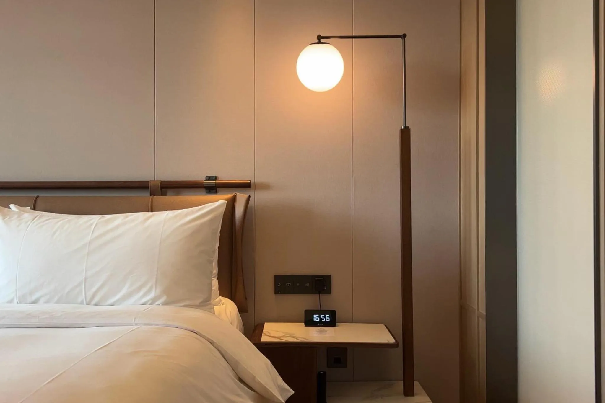 Photo of the whole room, Bed in voco Shanghai Zhangjiang by IHG