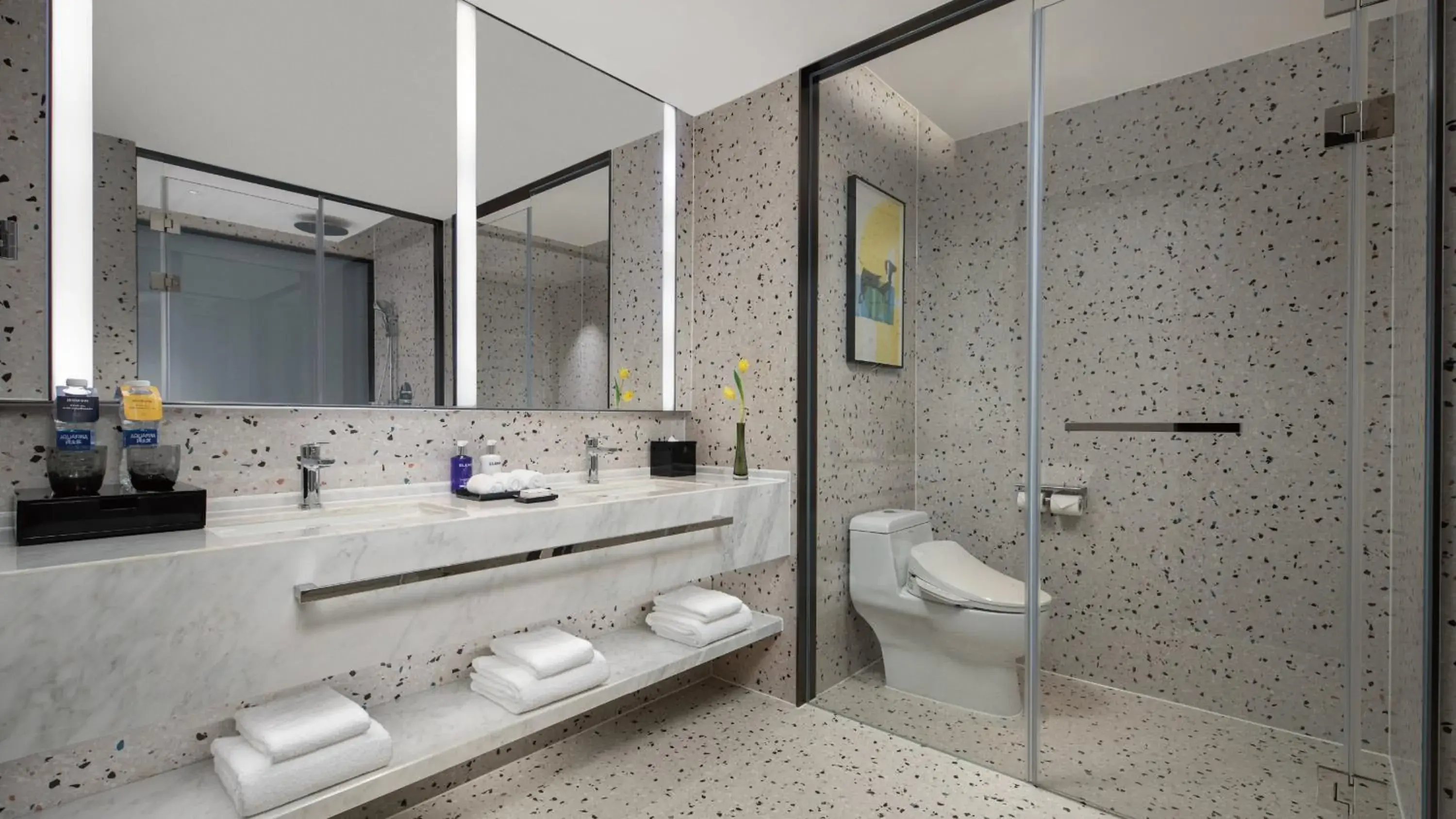 Photo of the whole room in voco Shanghai Zhangjiang by IHG - Free shuttle to Disneyland Photo of the whole room in voco Shanghai Zhangjiang by IHG - Free shuttle to Disneyland